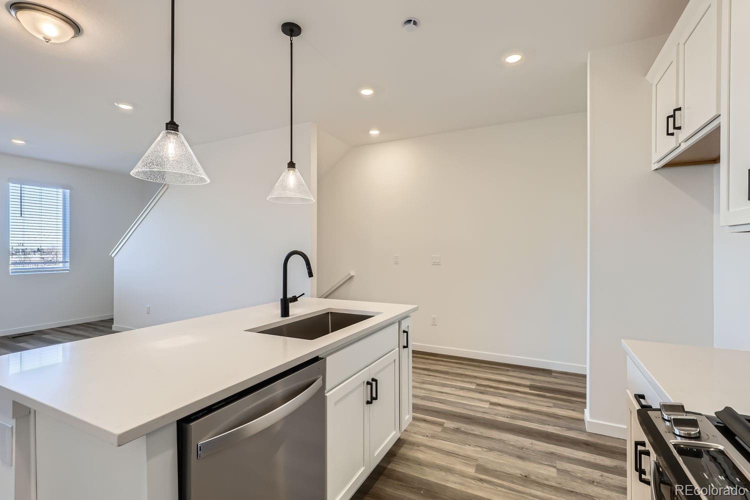 MLS Image #10 for 376  geneva street,aurora, Colorado