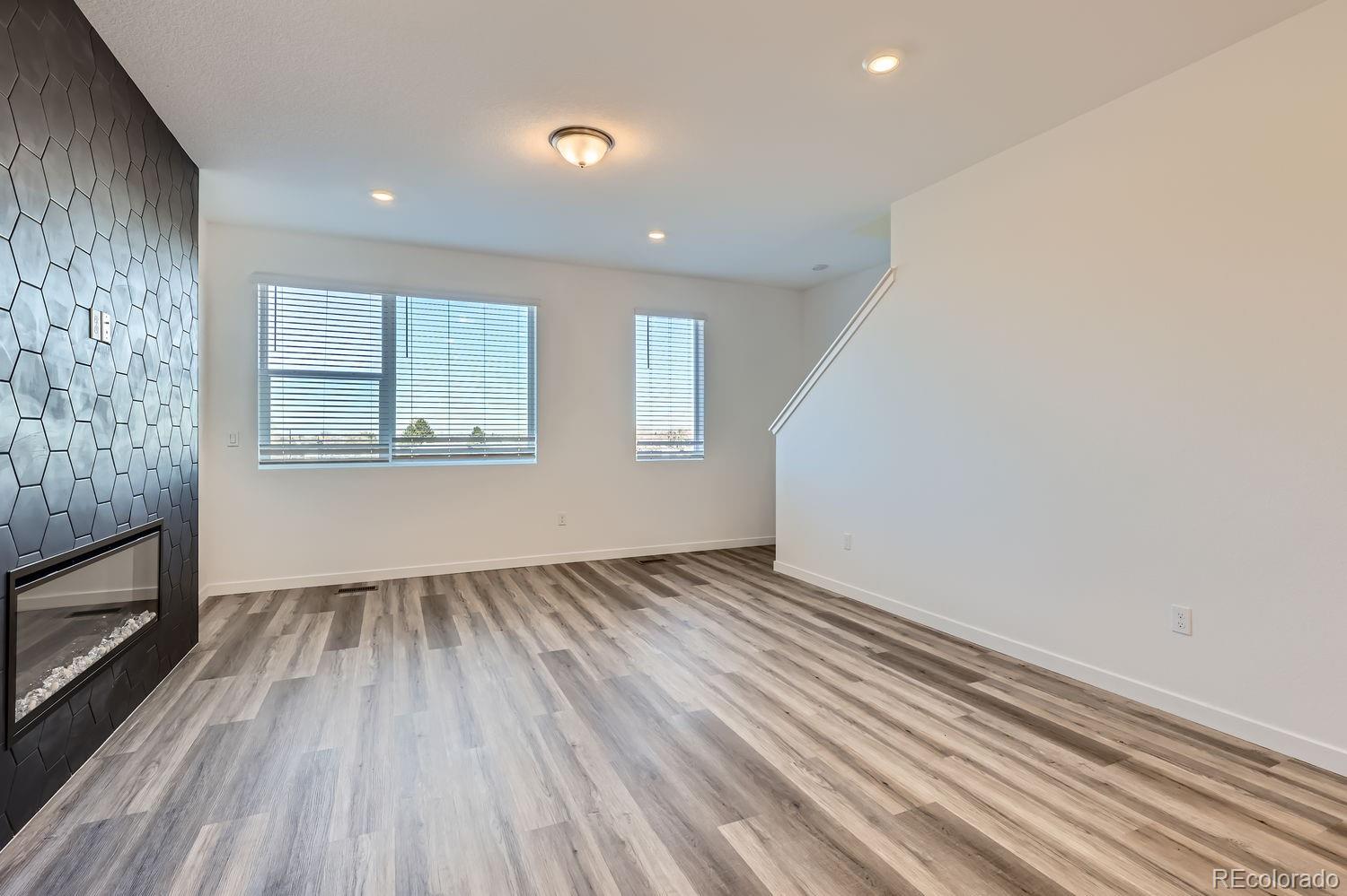 MLS Image #3 for 376  geneva street,aurora, Colorado