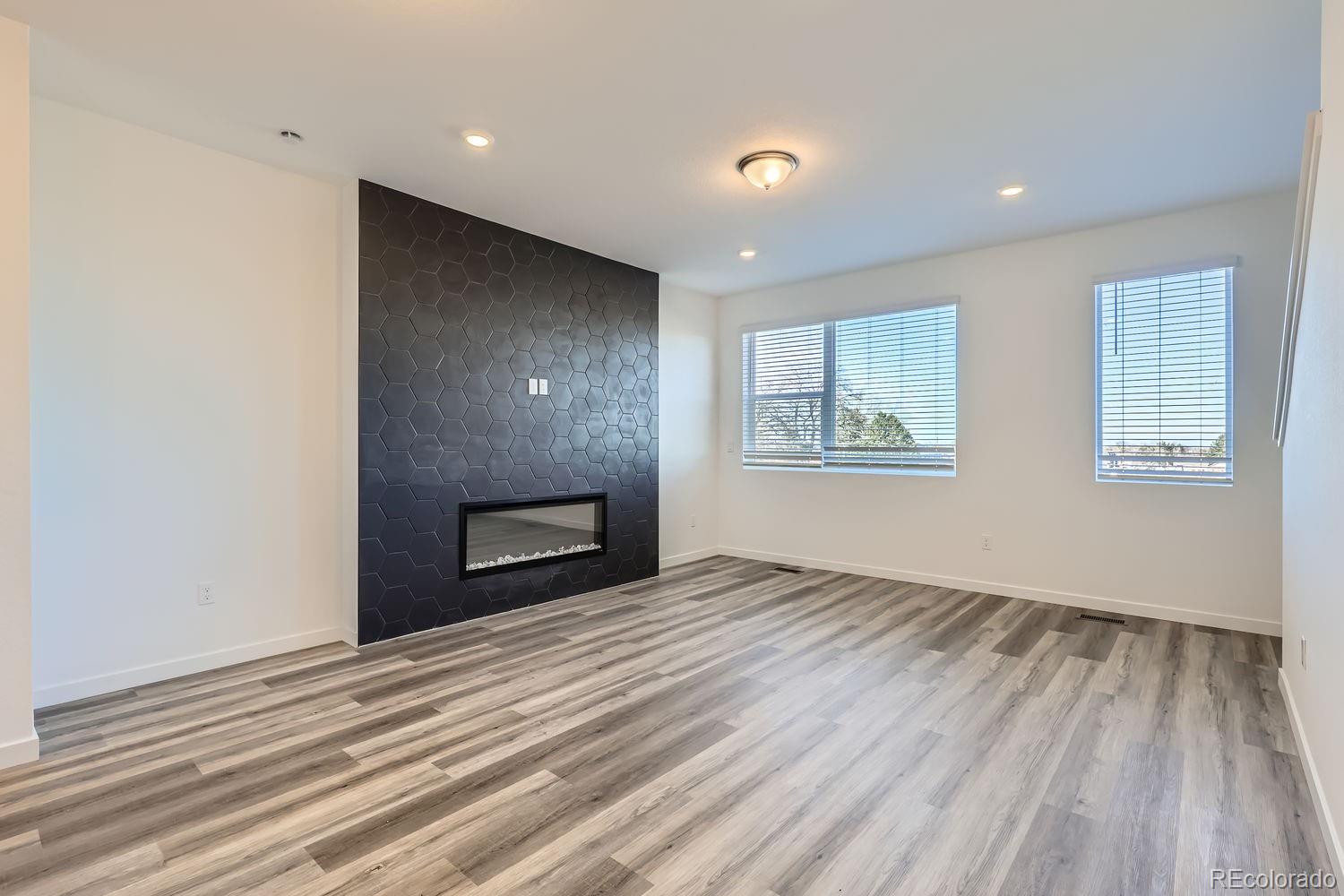 MLS Image #4 for 376  geneva street,aurora, Colorado