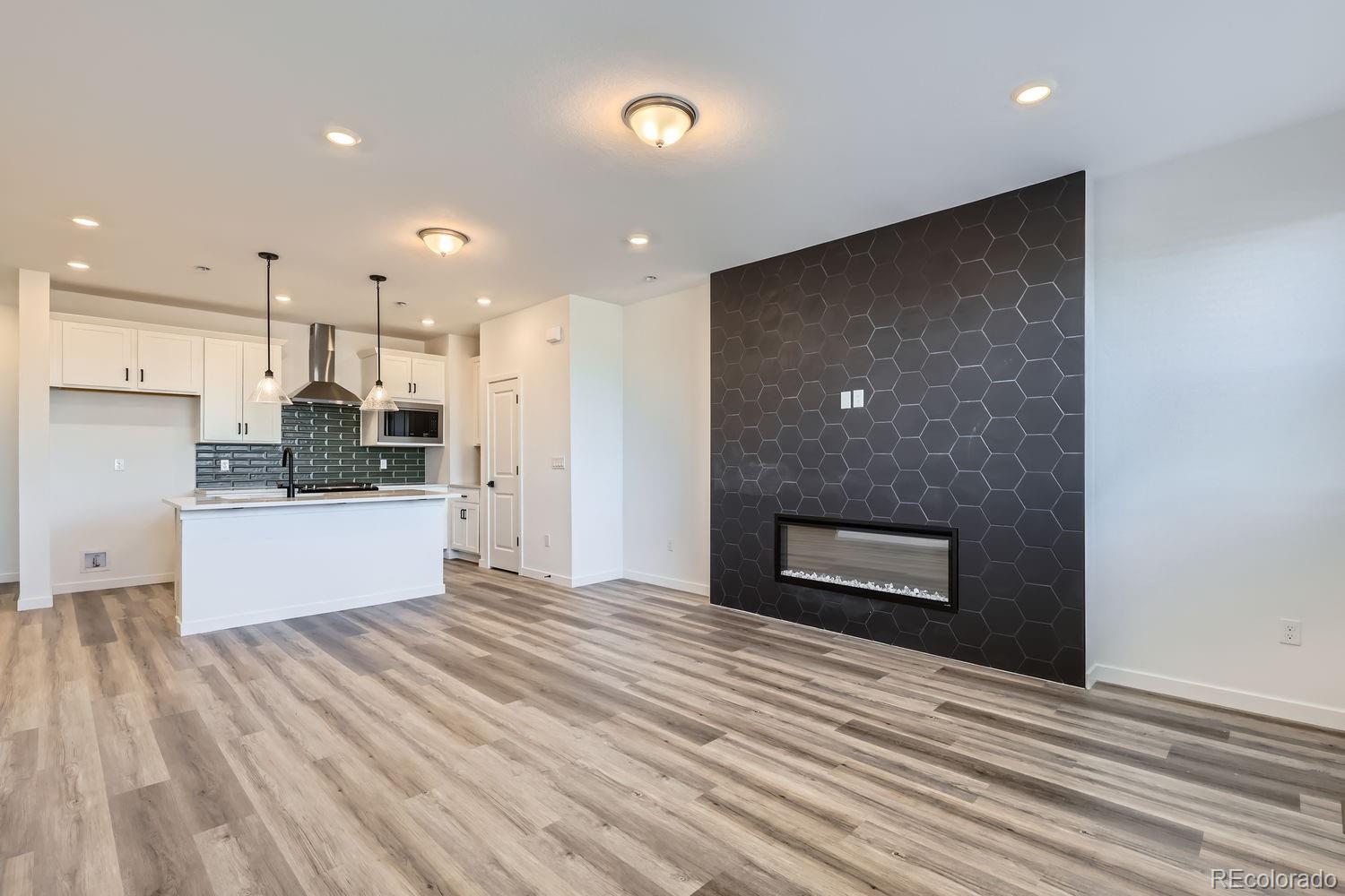 MLS Image #5 for 376  geneva street,aurora, Colorado
