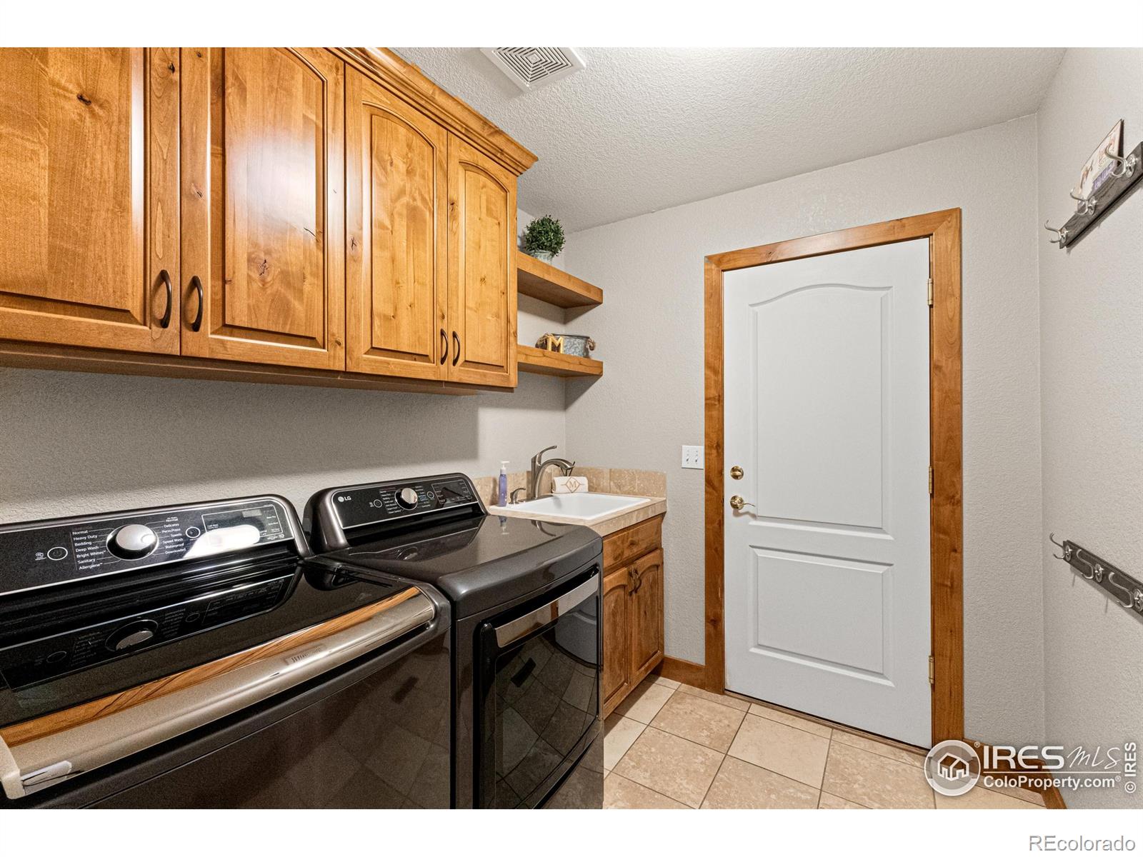 MLS Image #9 for 1787  gore creek court,windsor, Colorado