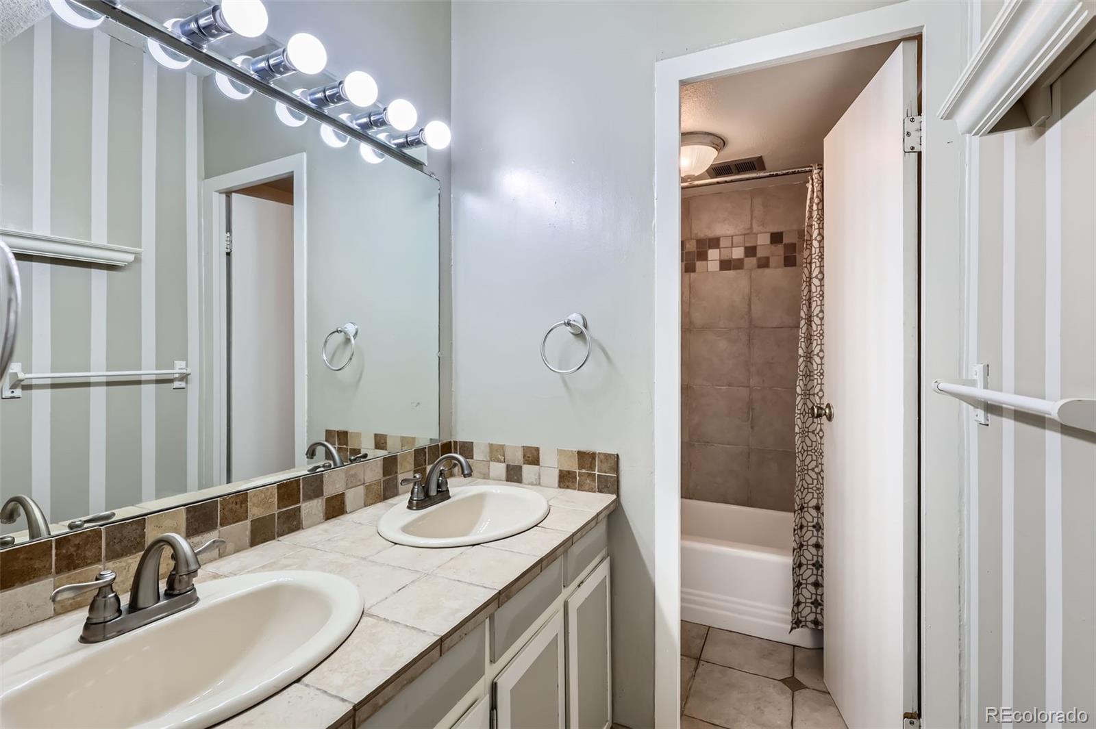 MLS Image #12 for 1265  elizabeth street,denver, Colorado