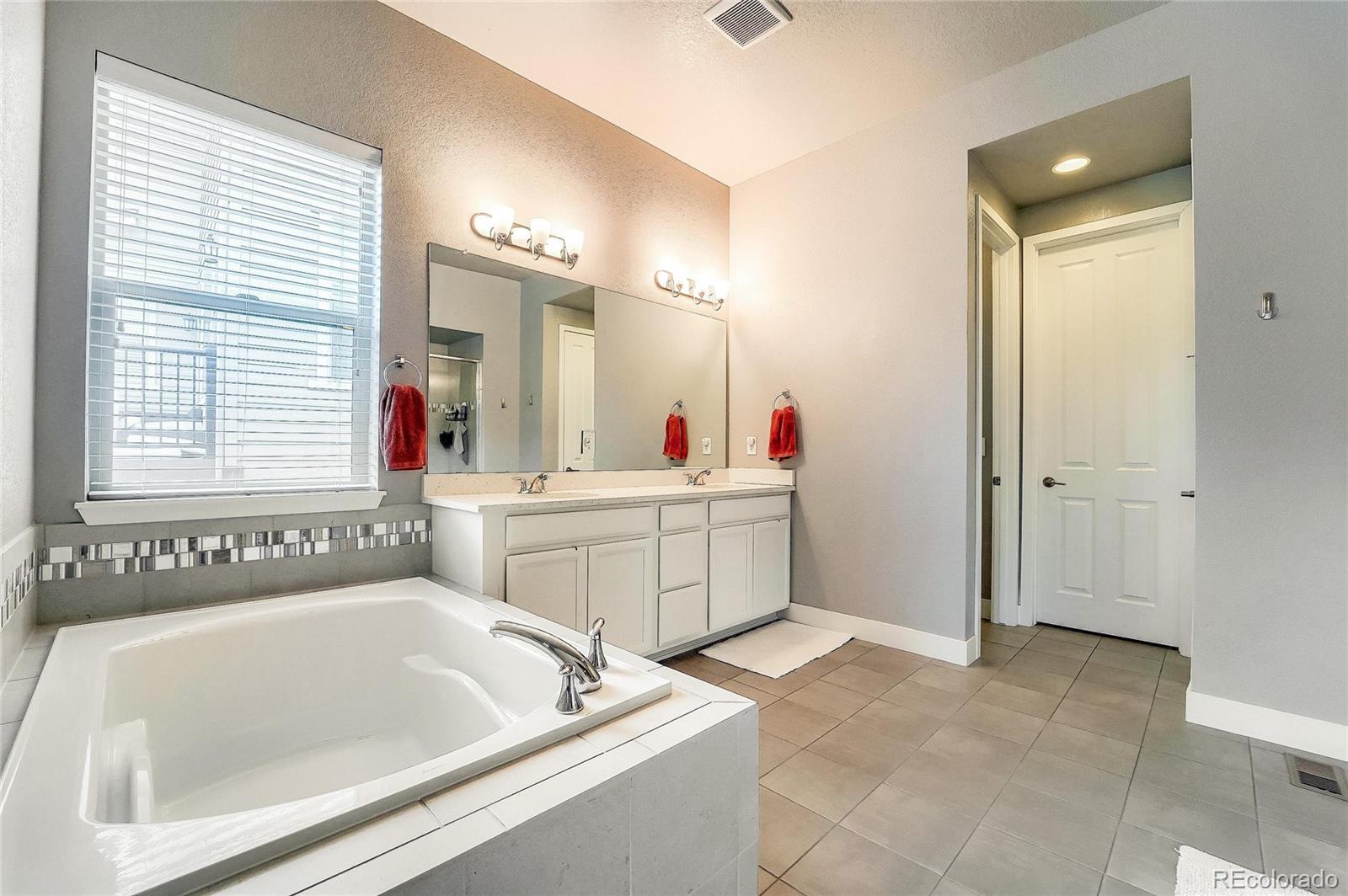 MLS Image #13 for 17490 w 94th drive,arvada, Colorado