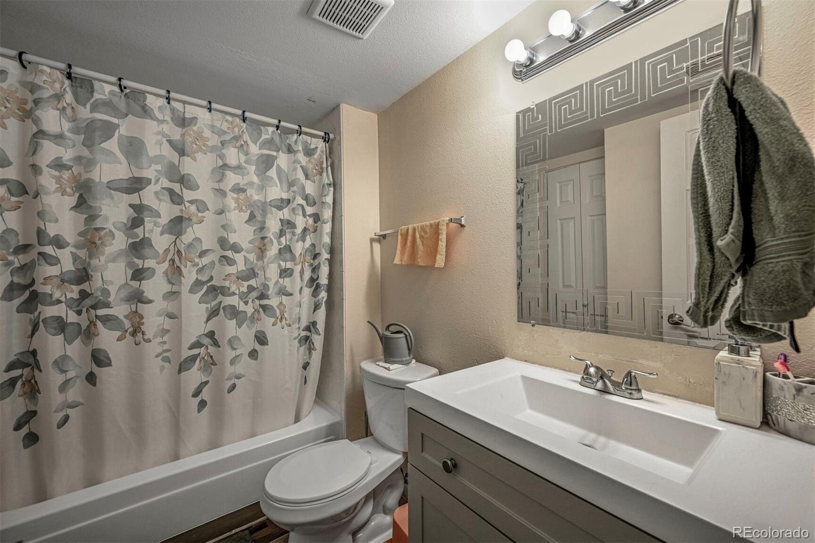 MLS Image #9 for 18064 e ohio avenue,aurora, Colorado