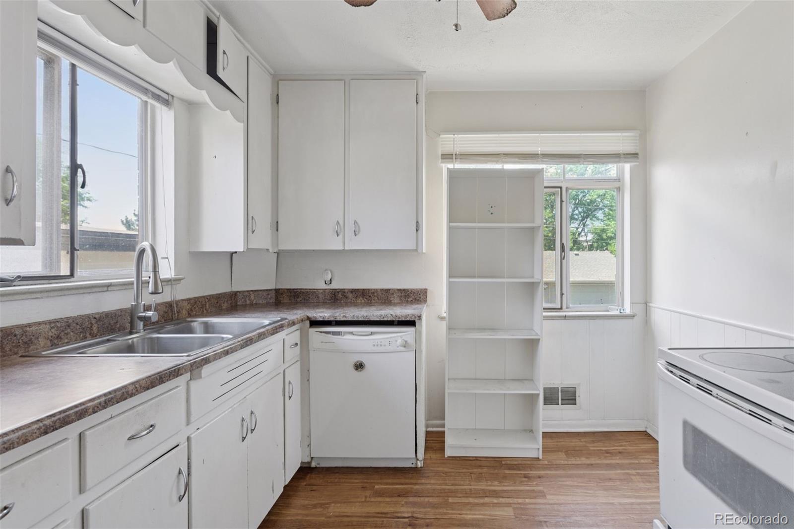 MLS Image #13 for 1585 s university boulevard,denver, Colorado