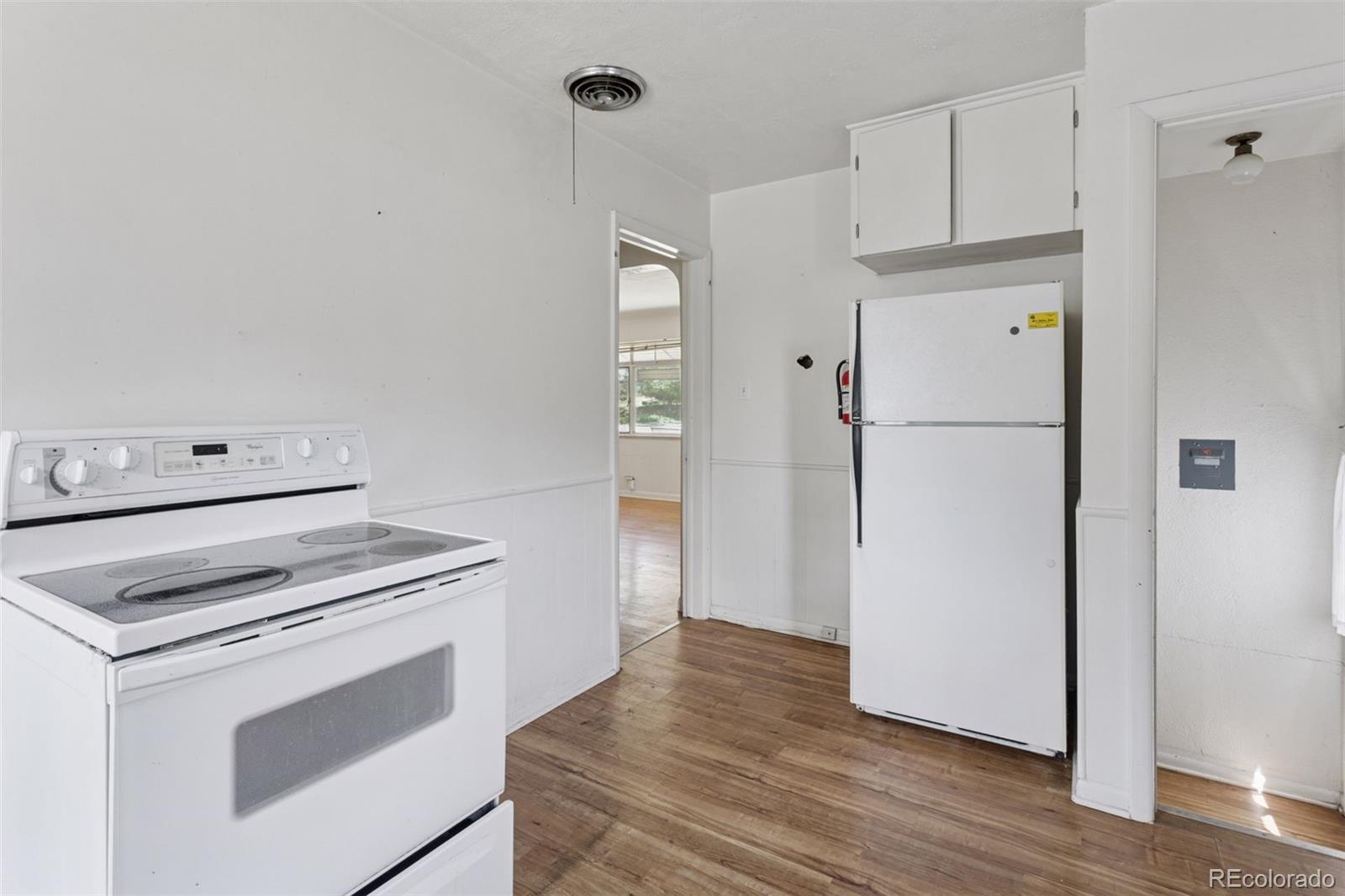MLS Image #16 for 1585 s university boulevard,denver, Colorado