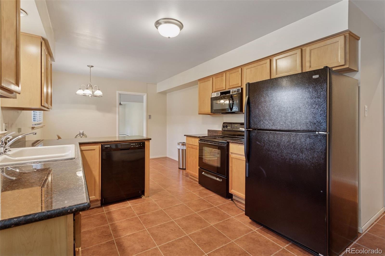 MLS Image #17 for 3030 s university boulevard,denver, Colorado