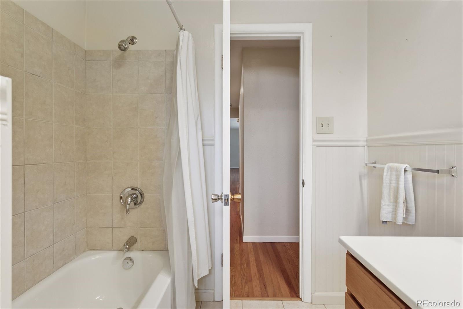 MLS Image #29 for 3030 s university boulevard,denver, Colorado