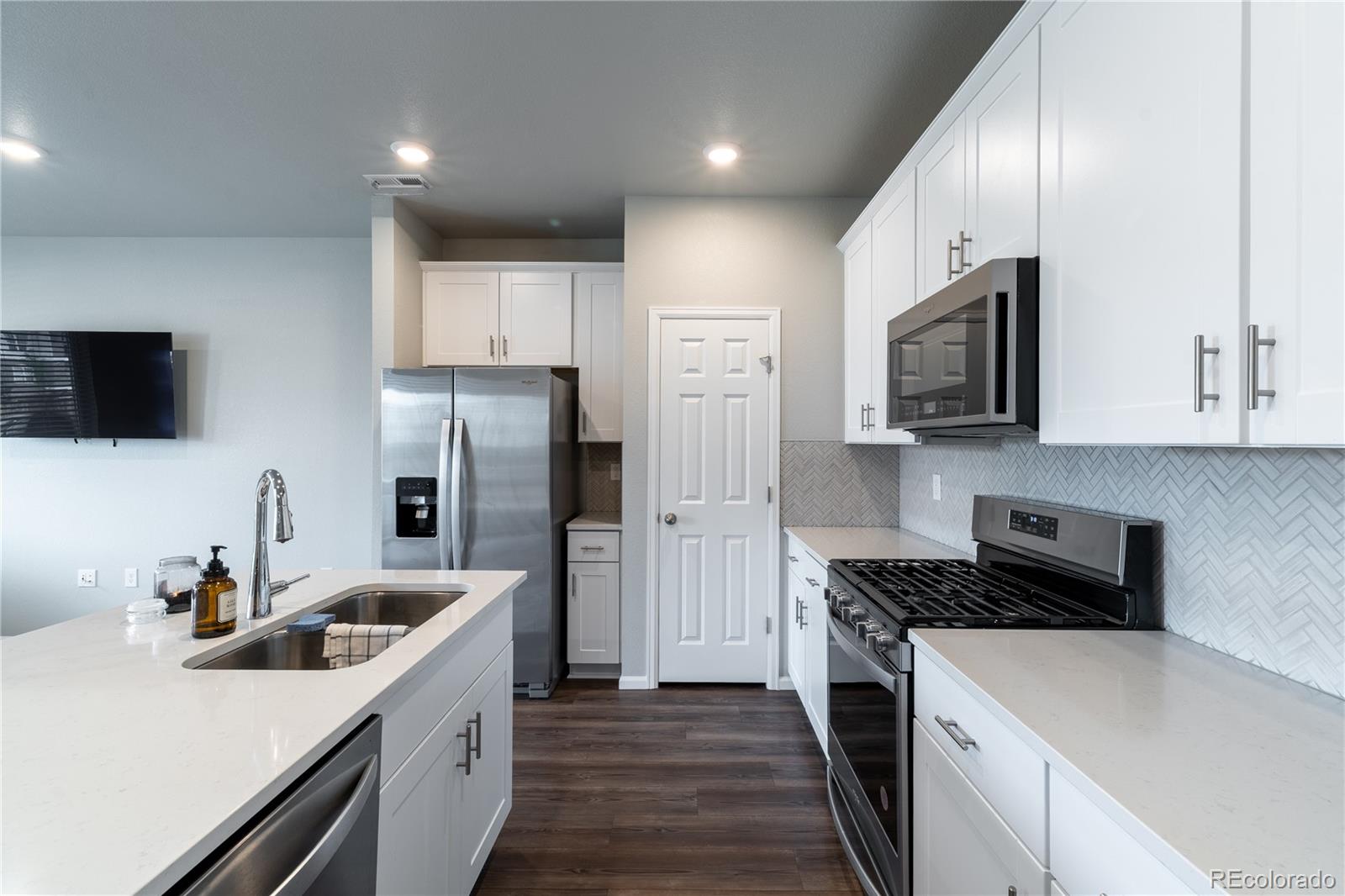 MLS Image #5 for 12213  race street,northglenn, Colorado