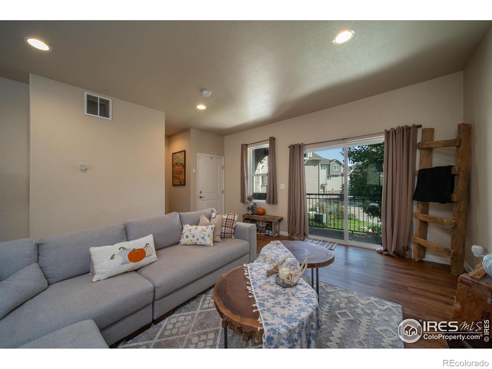 MLS Image #4 for 11250  florence street,commerce city, Colorado