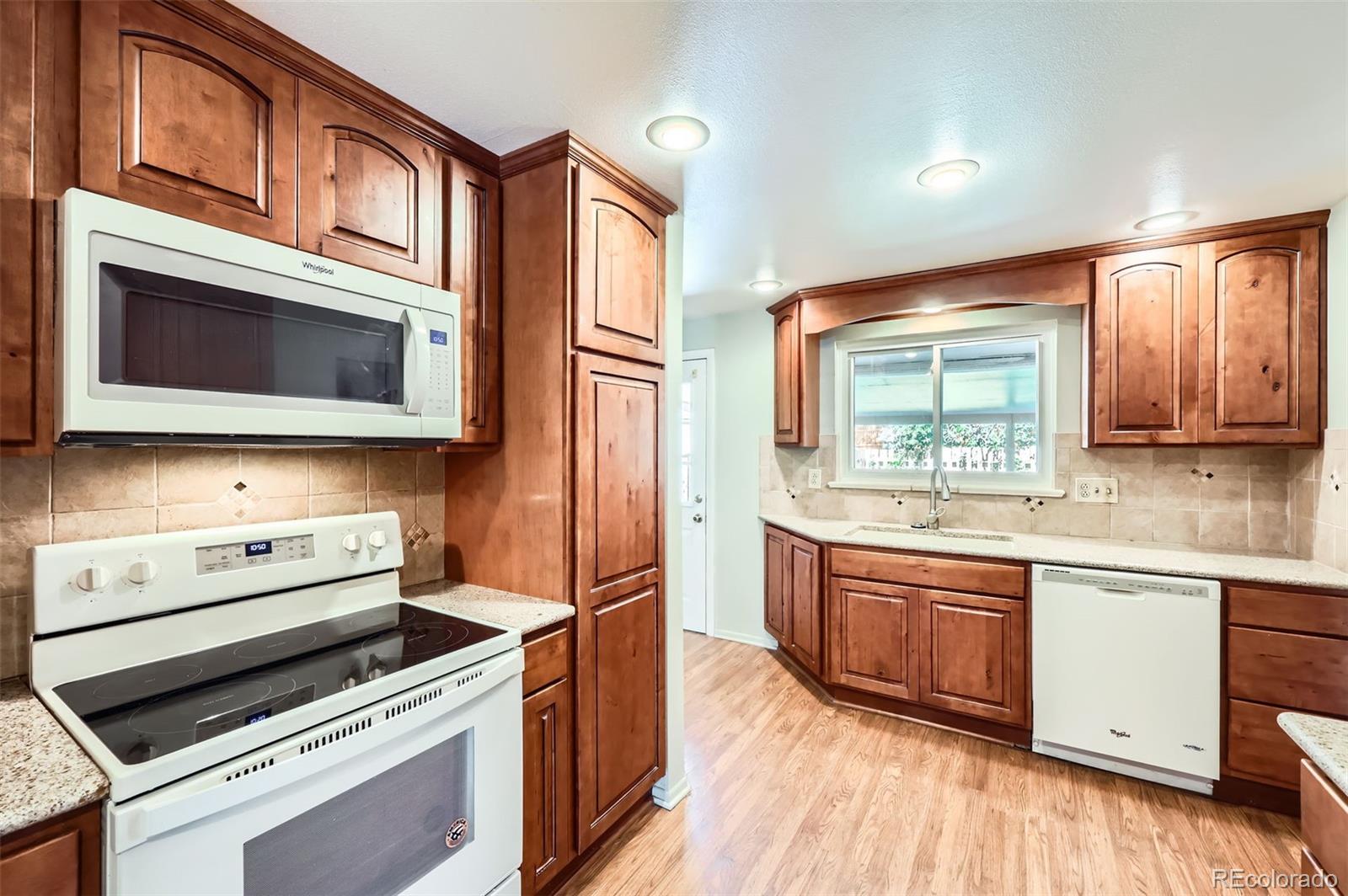 MLS Image #3 for 2106  princeton way,colorado springs, Colorado