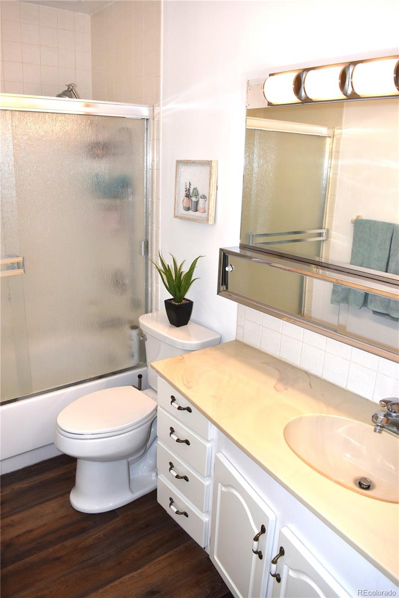 MLS Image #3 for 350 s clinton street,denver, Colorado
