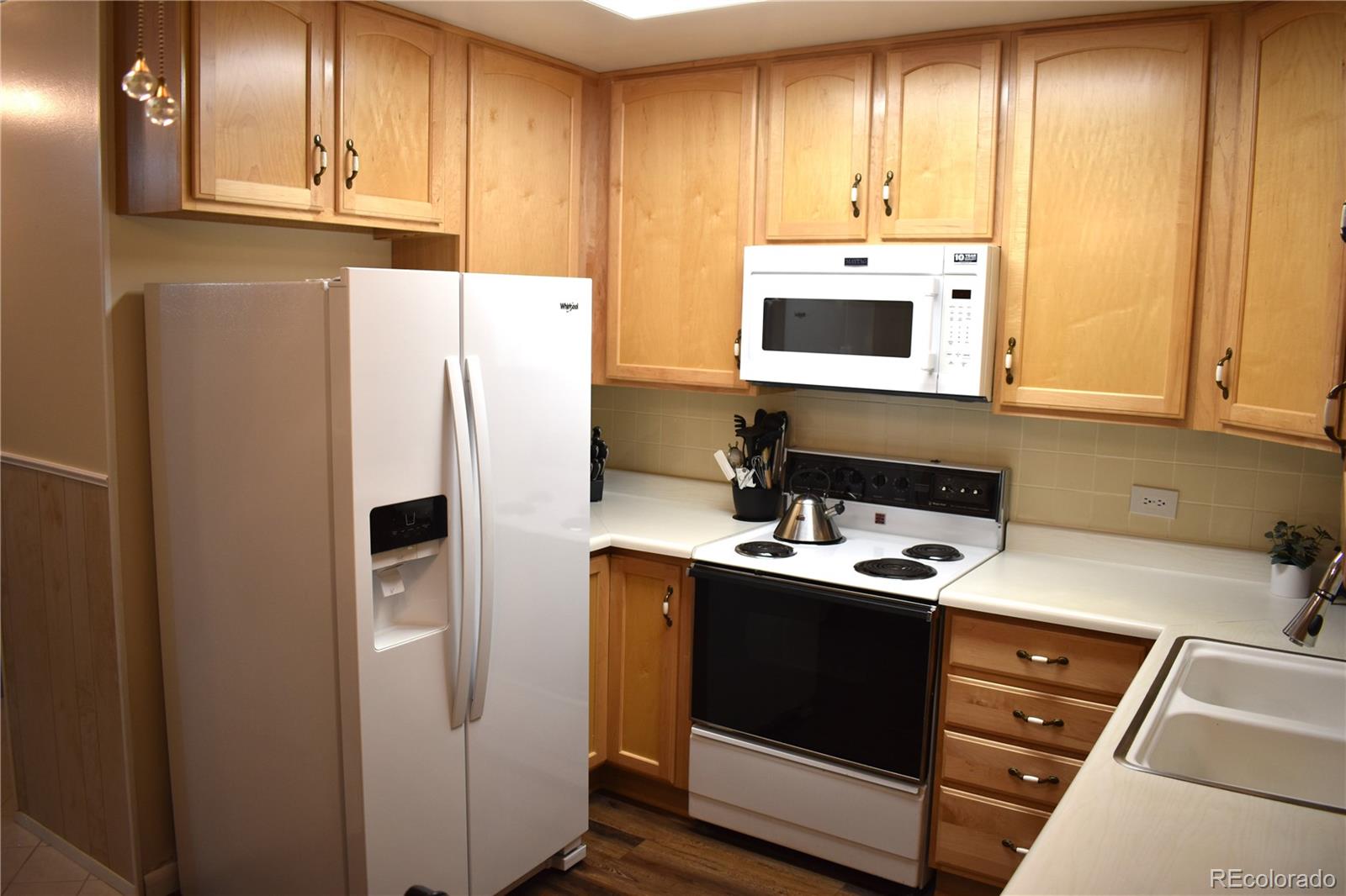 MLS Image #5 for 350 s clinton street,denver, Colorado