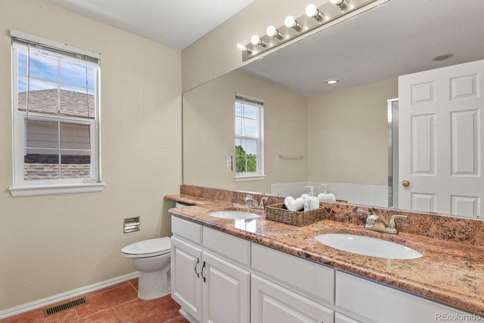 MLS Image #15 for 18072 e lake avenue,aurora, Colorado