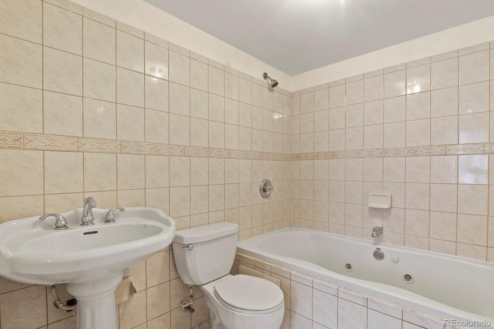 MLS Image #25 for 18072 e lake avenue,aurora, Colorado
