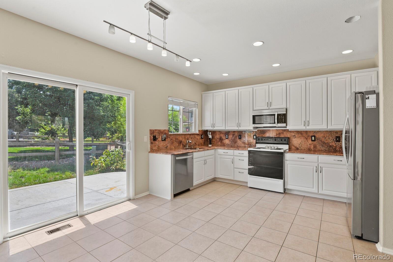 MLS Image #5 for 18072 e lake avenue,aurora, Colorado
