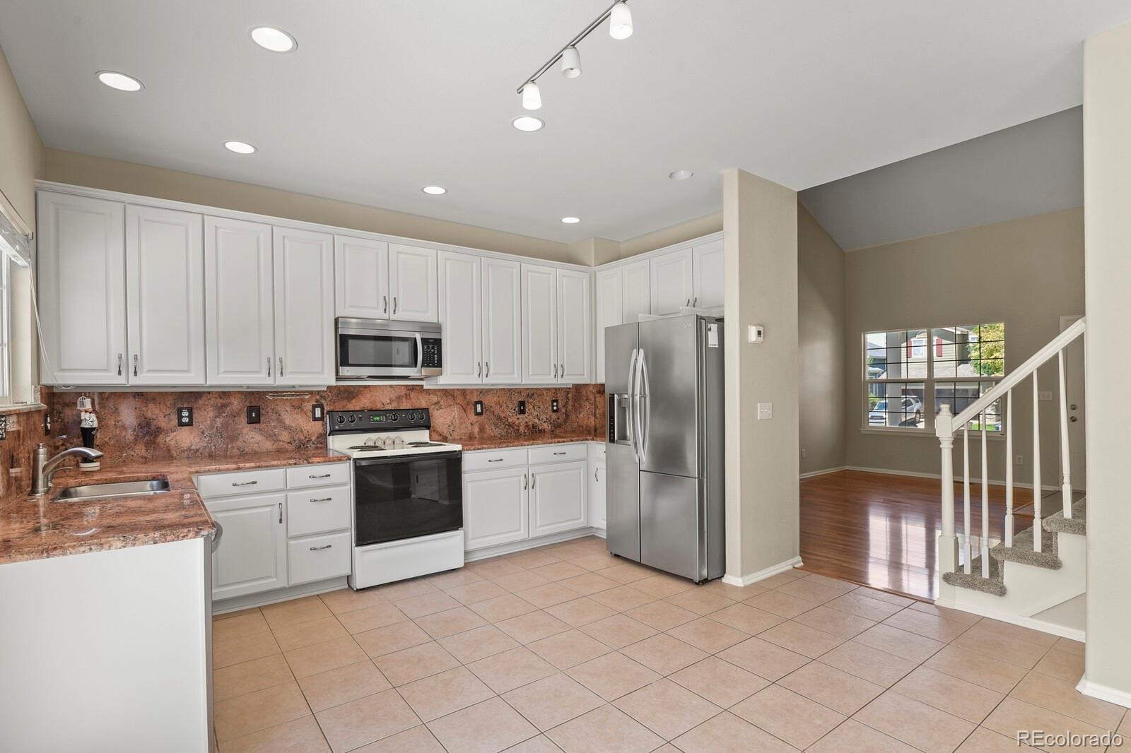 MLS Image #7 for 18072 e lake avenue,aurora, Colorado