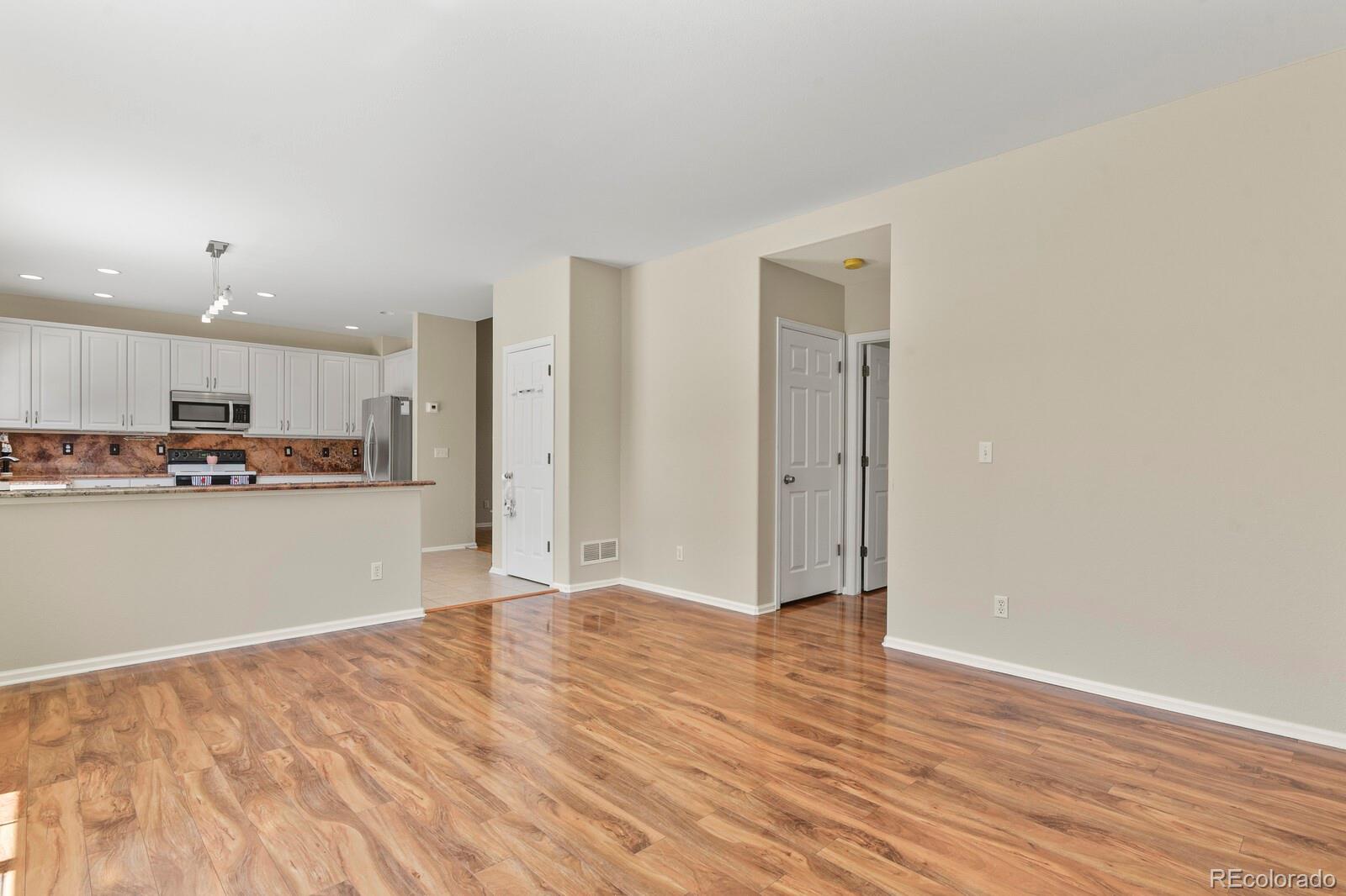 MLS Image #9 for 18072 e lake avenue,aurora, Colorado