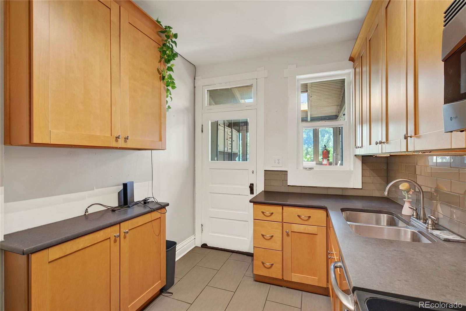 MLS Image #11 for 3421 e 16th avenue,denver, Colorado