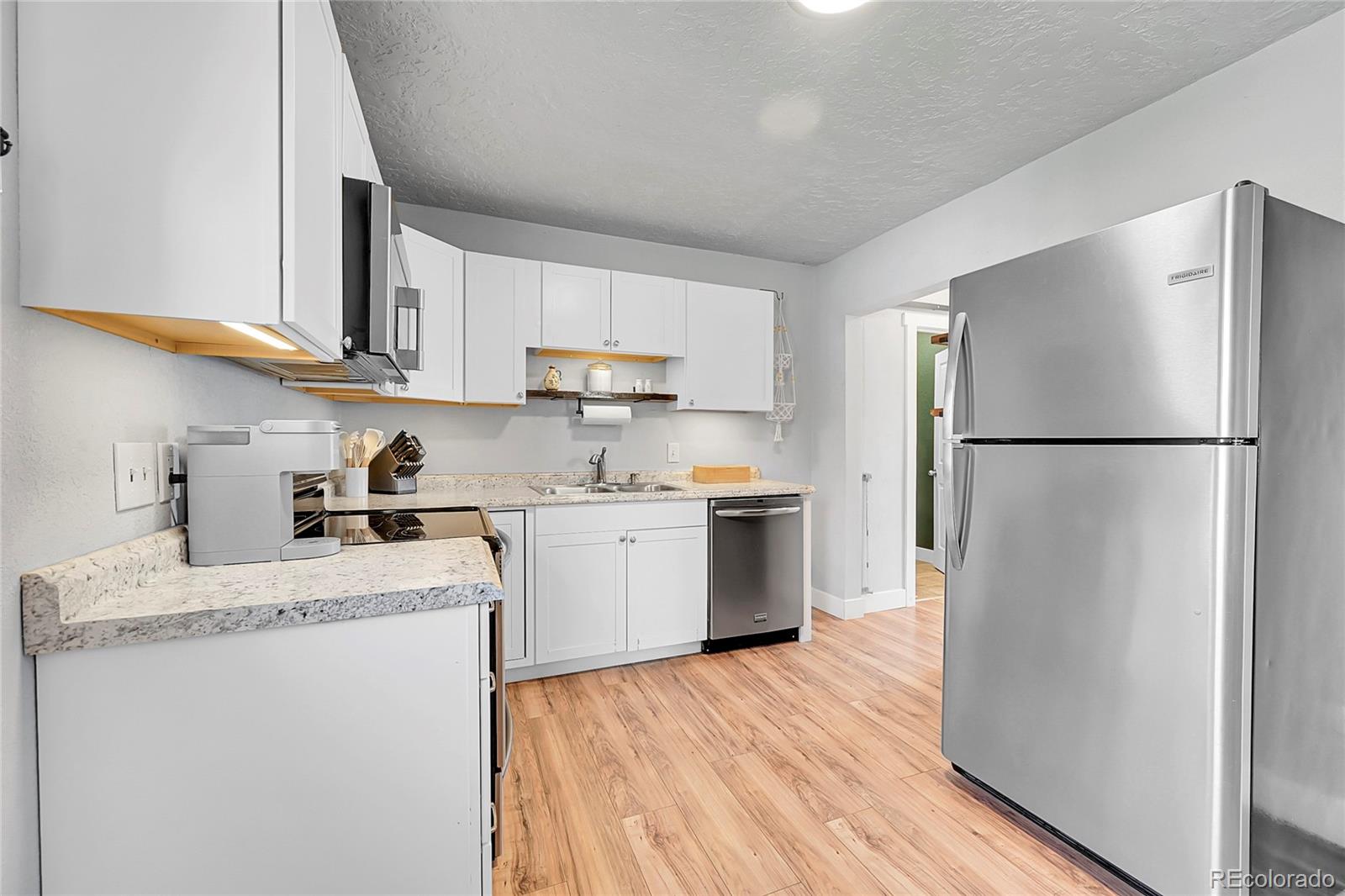 MLS Image #7 for 2001  5th avenue,greeley, Colorado