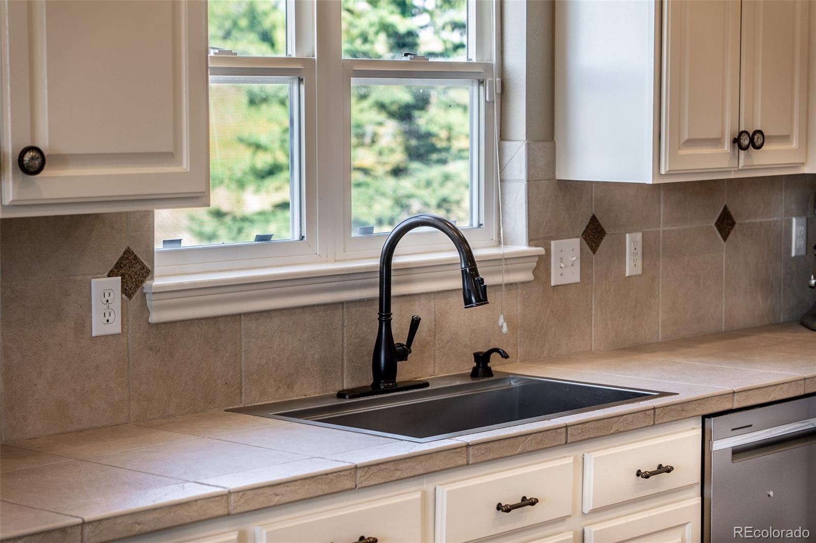 MLS Image #13 for 1434  arabian trail,elizabeth, Colorado