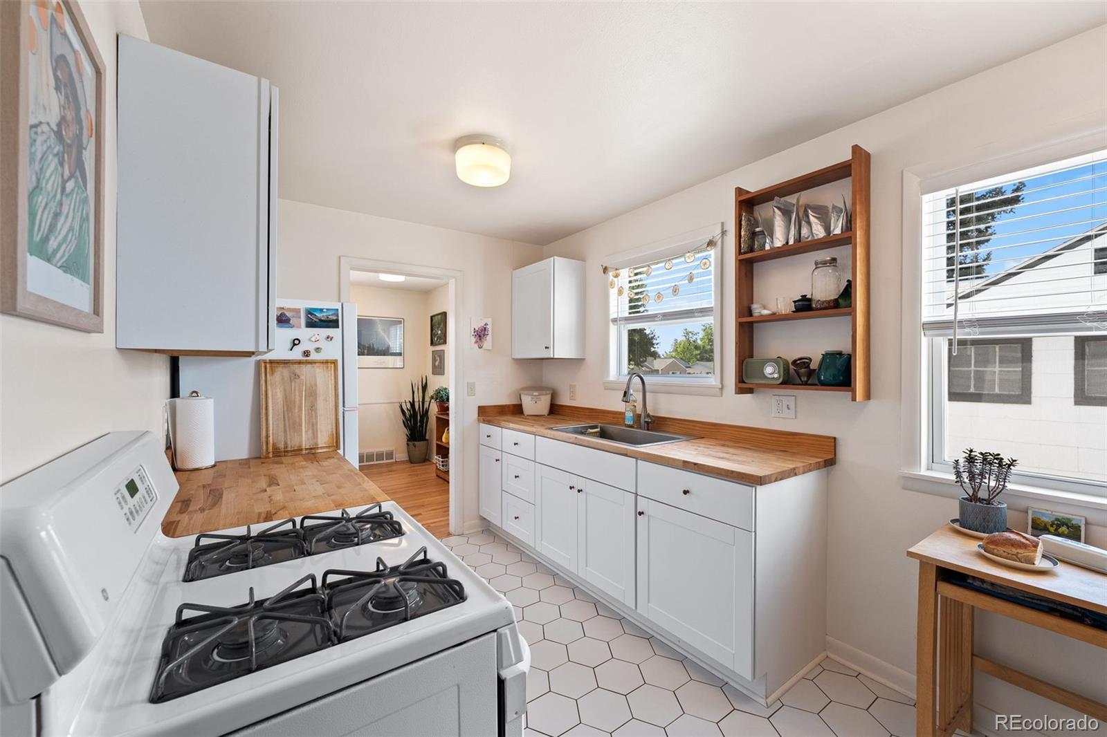MLS Image #12 for 1615 s zenobia street,denver, Colorado
