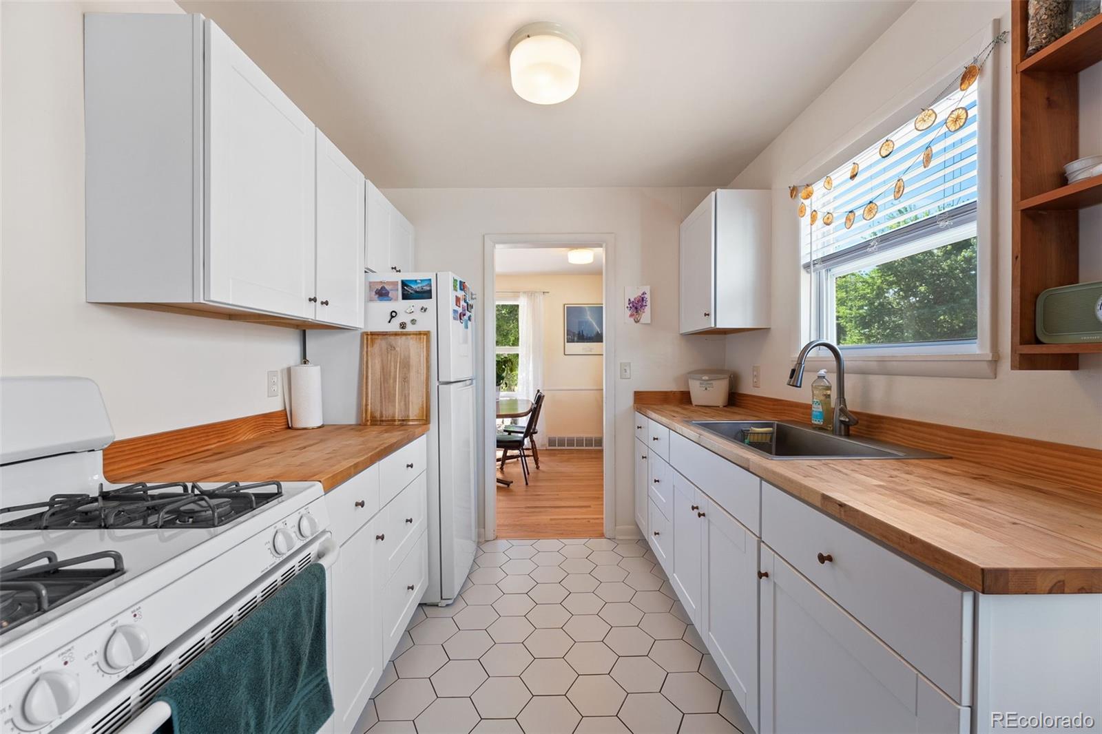 MLS Image #8 for 1615 s zenobia street,denver, Colorado