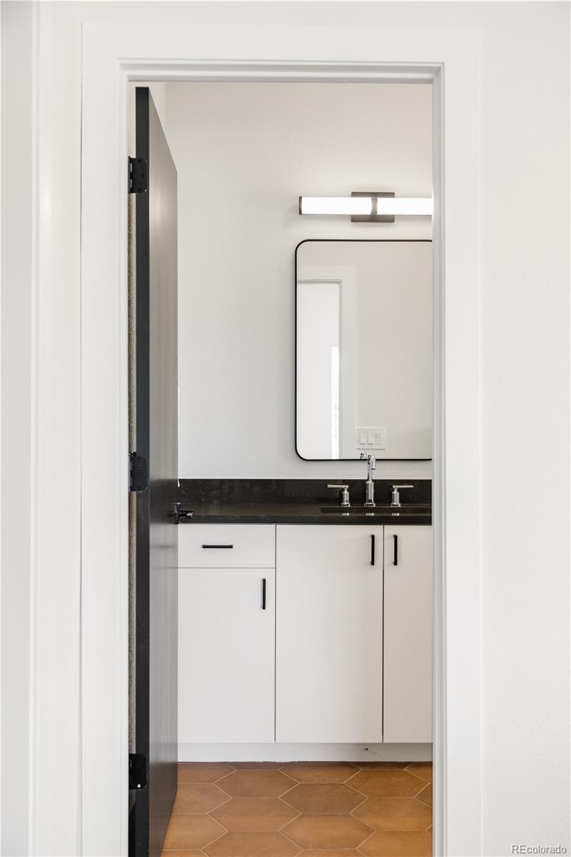 MLS Image #28 for 3295  lawrence street,denver, Colorado