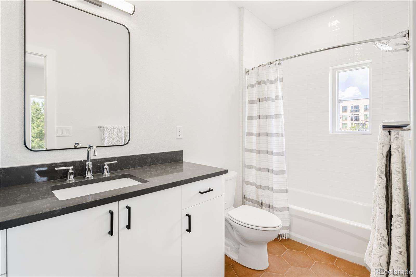 MLS Image #29 for 3295  lawrence street,denver, Colorado
