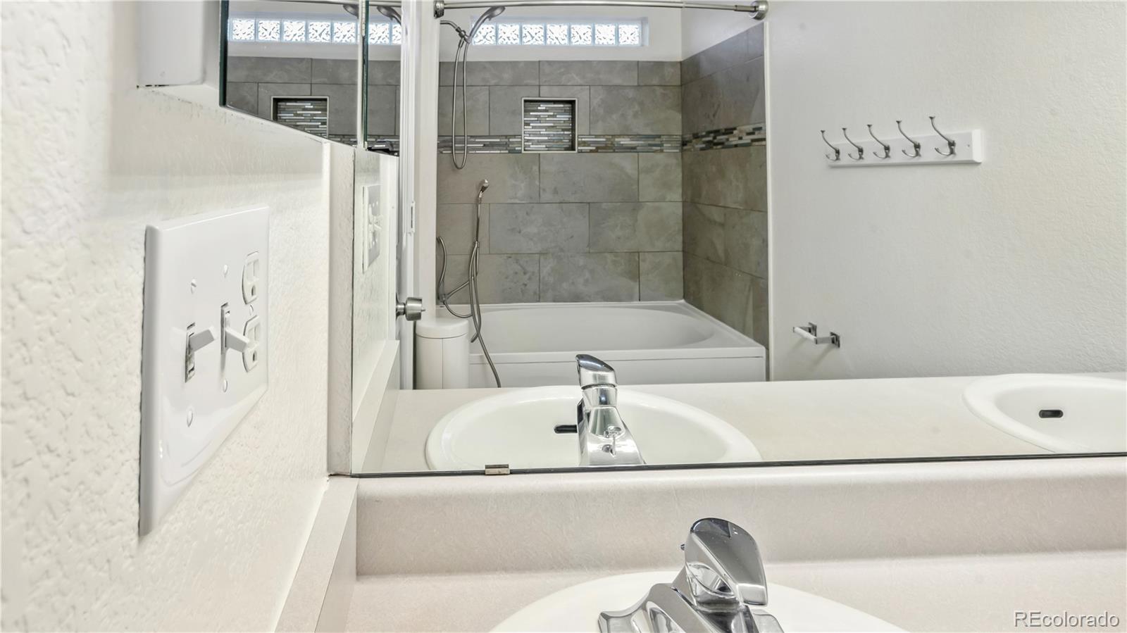 MLS Image #14 for 4458  lyndenwood point,highlands ranch, Colorado