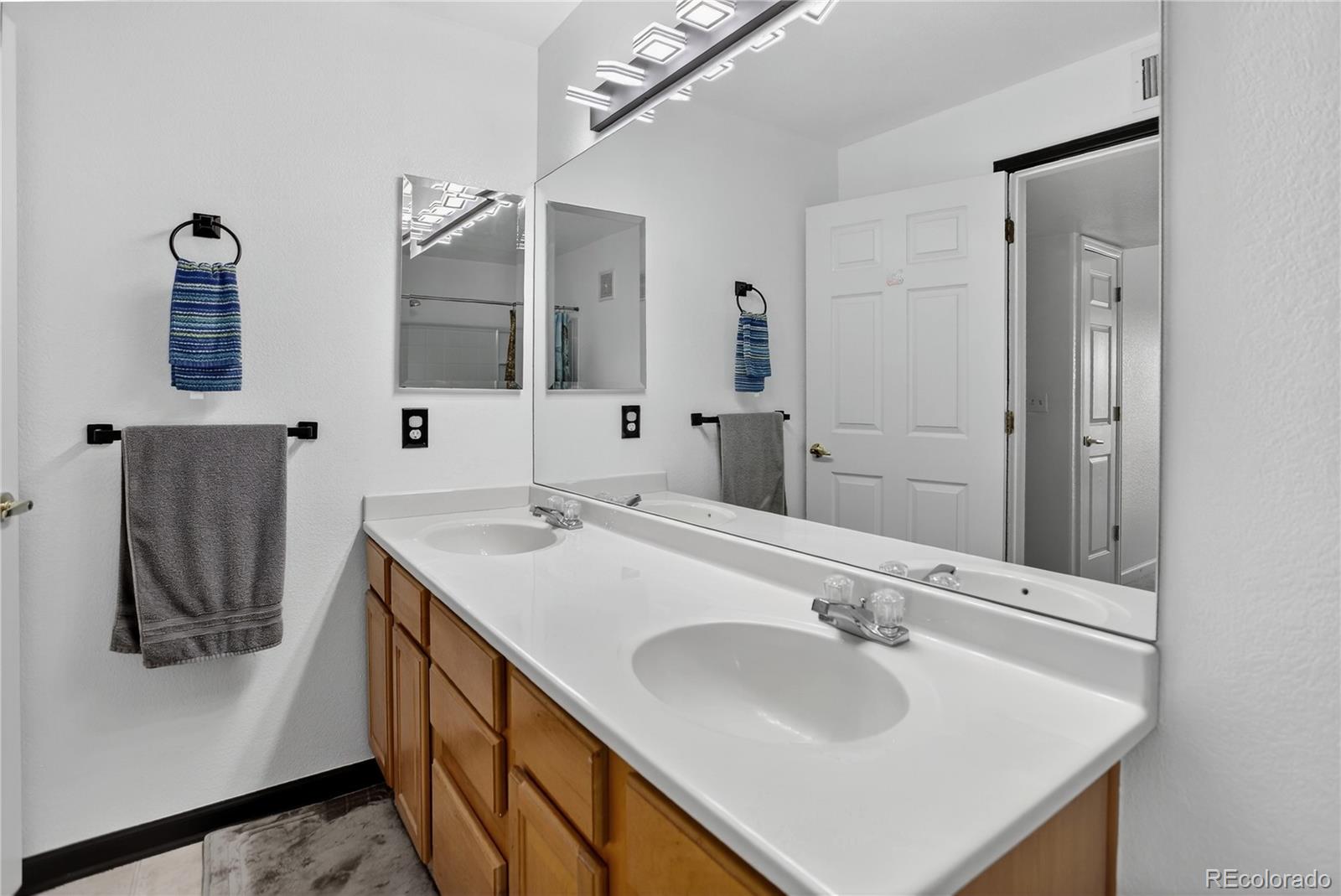 MLS Image #19 for 4875 s balsam way,littleton, Colorado