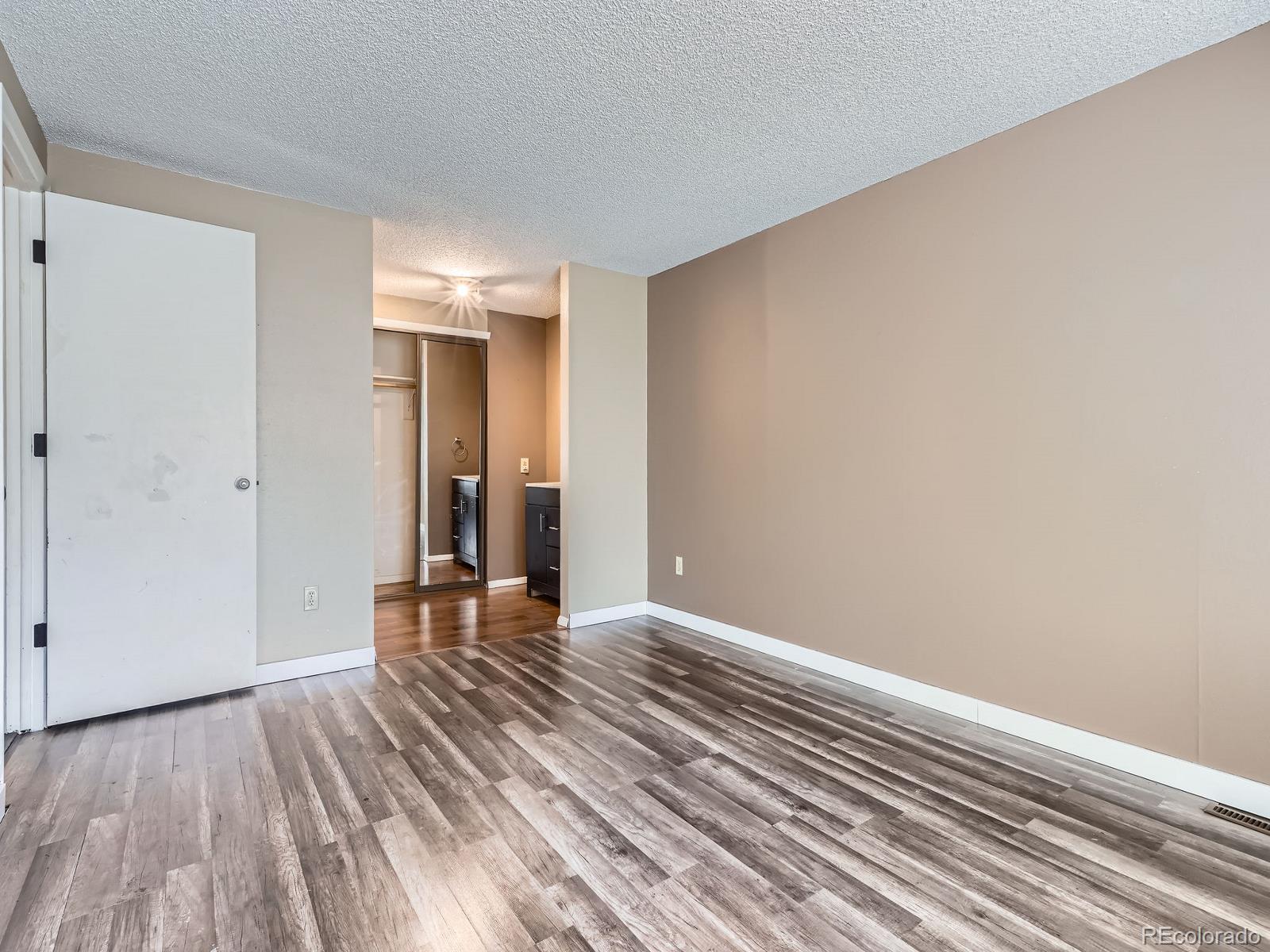 MLS Image #13 for 1990 s helena street,aurora, Colorado