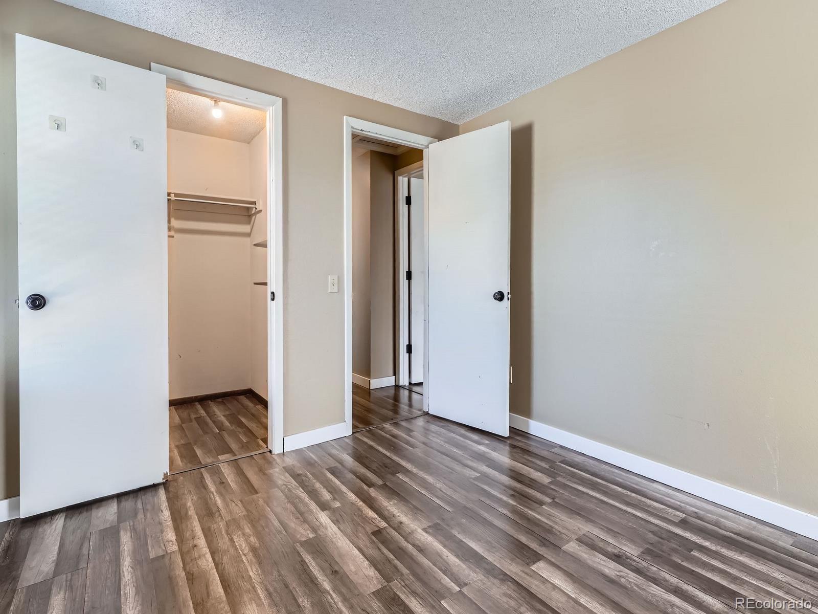 MLS Image #14 for 1990 s helena street,aurora, Colorado