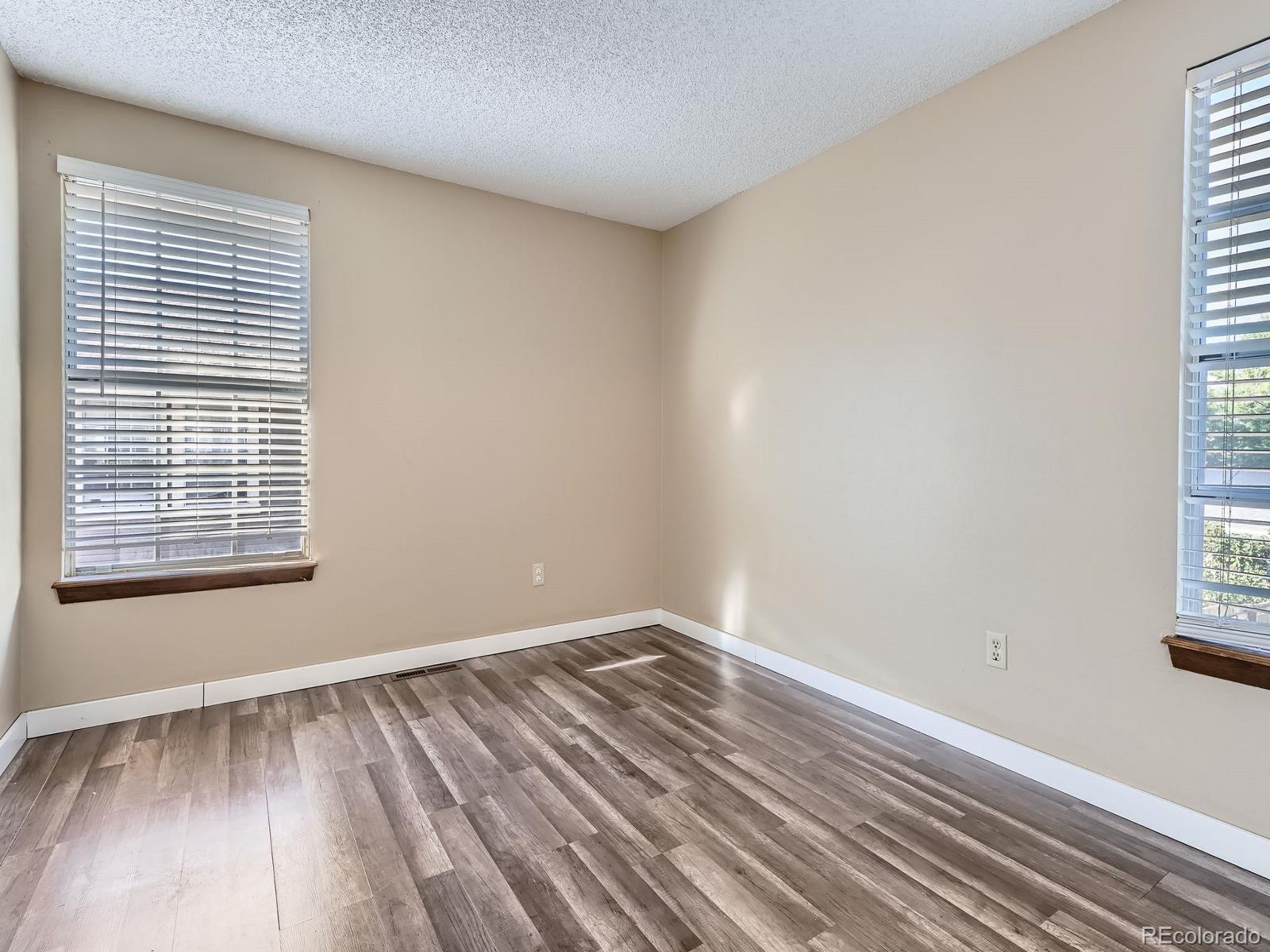 MLS Image #18 for 1990 s helena street,aurora, Colorado