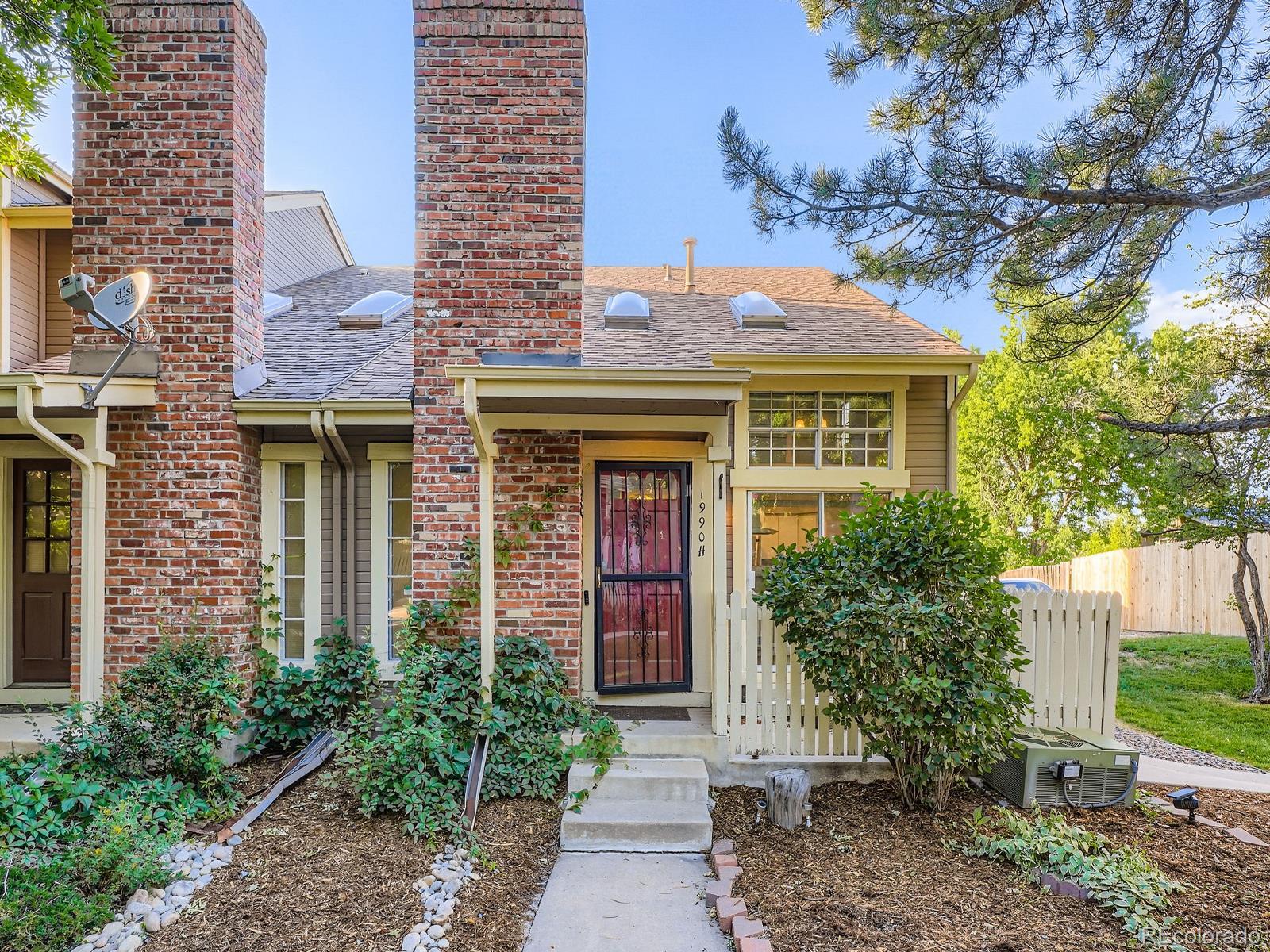 MLS Image #3 for 1990 s helena street,aurora, Colorado