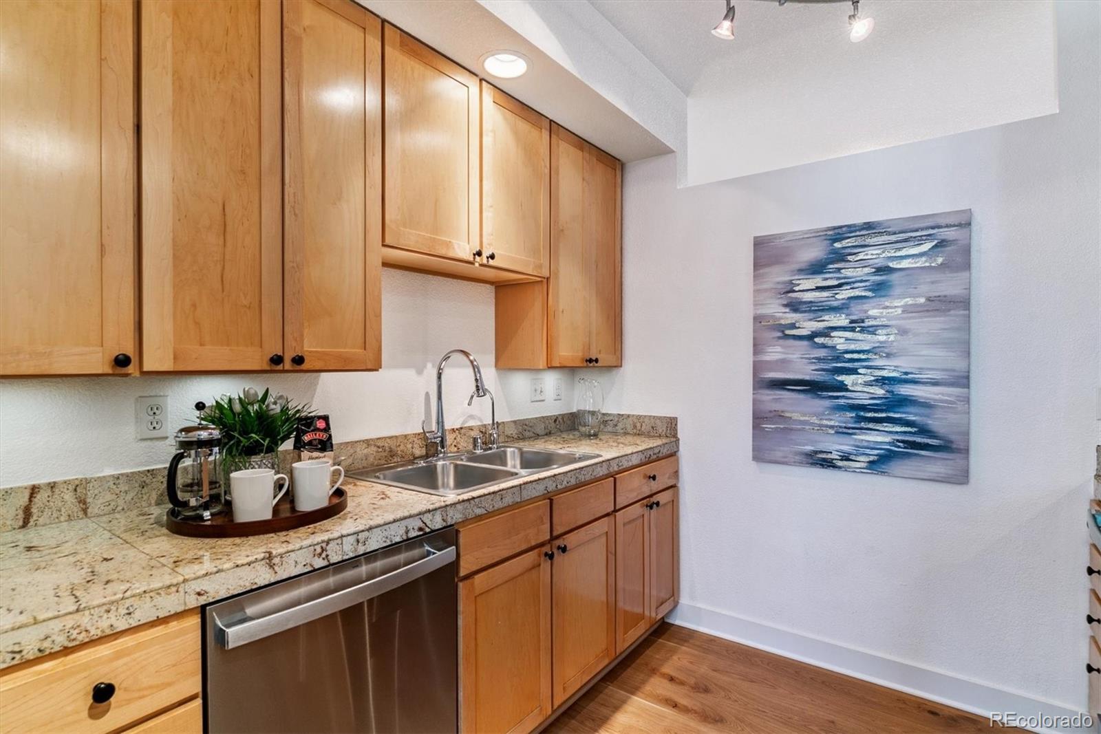 MLS Image #11 for 3195  blake street,denver, Colorado