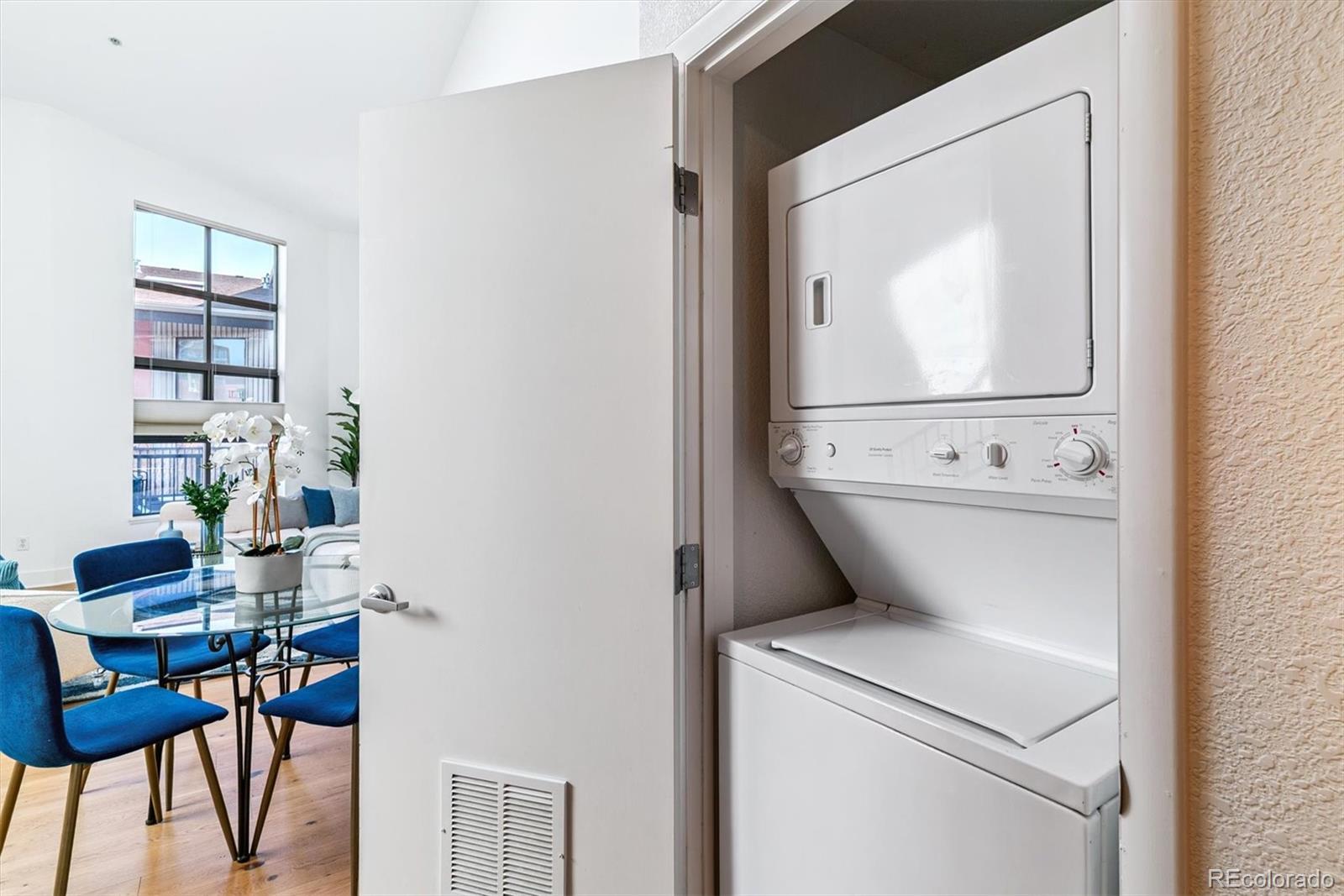 MLS Image #14 for 3195  blake street,denver, Colorado
