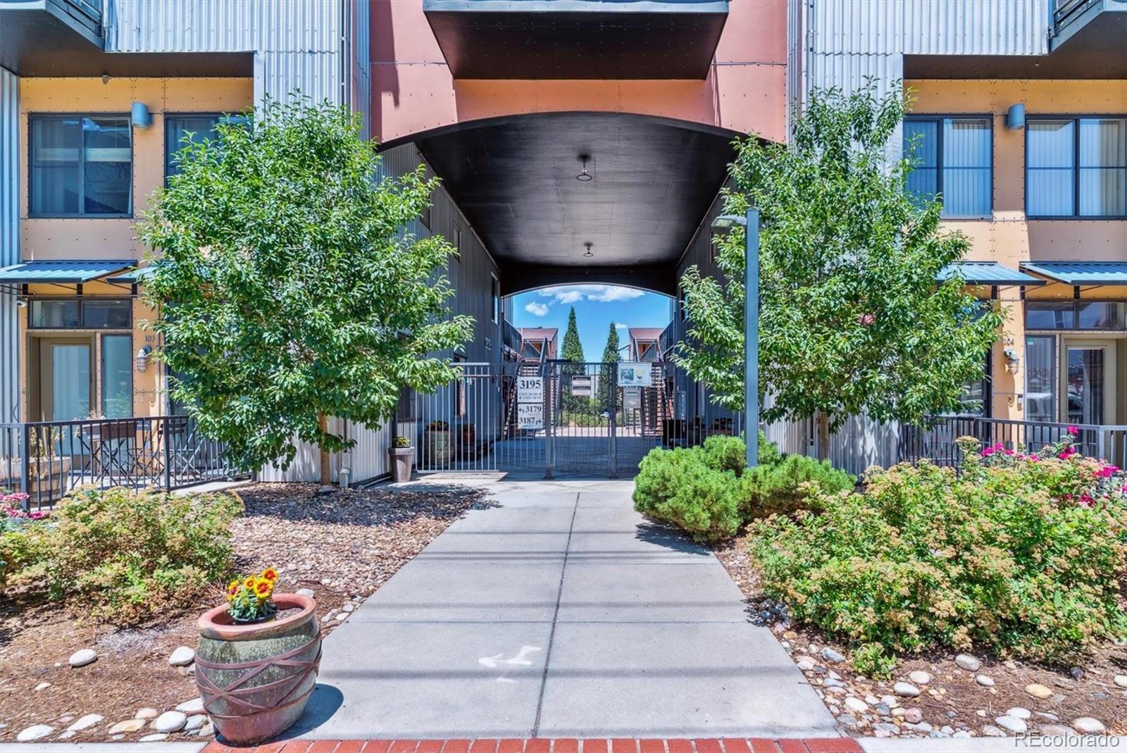 MLS Image #33 for 3195  blake street,denver, Colorado