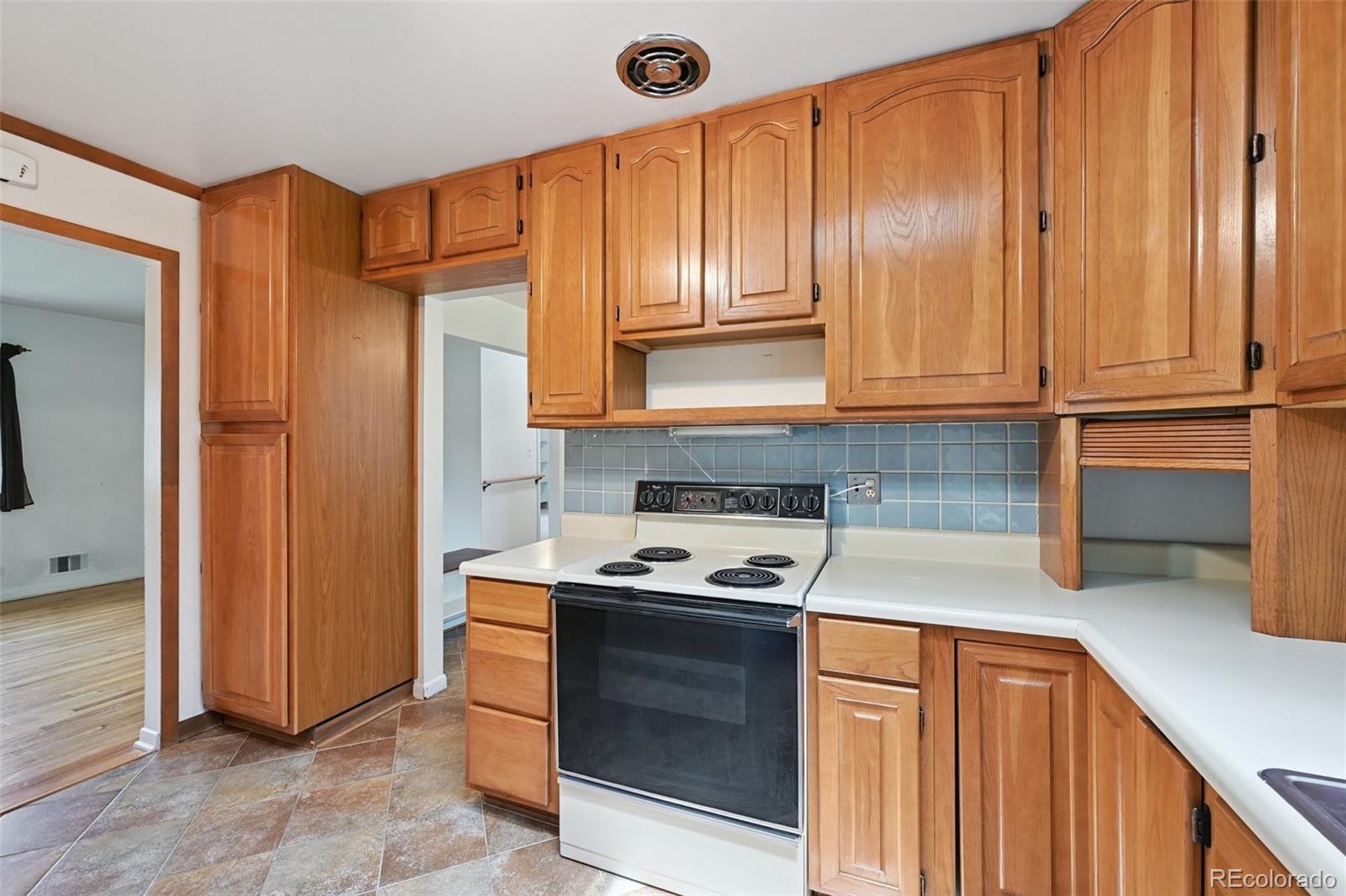 MLS Image #5 for 940  nile street,golden, Colorado