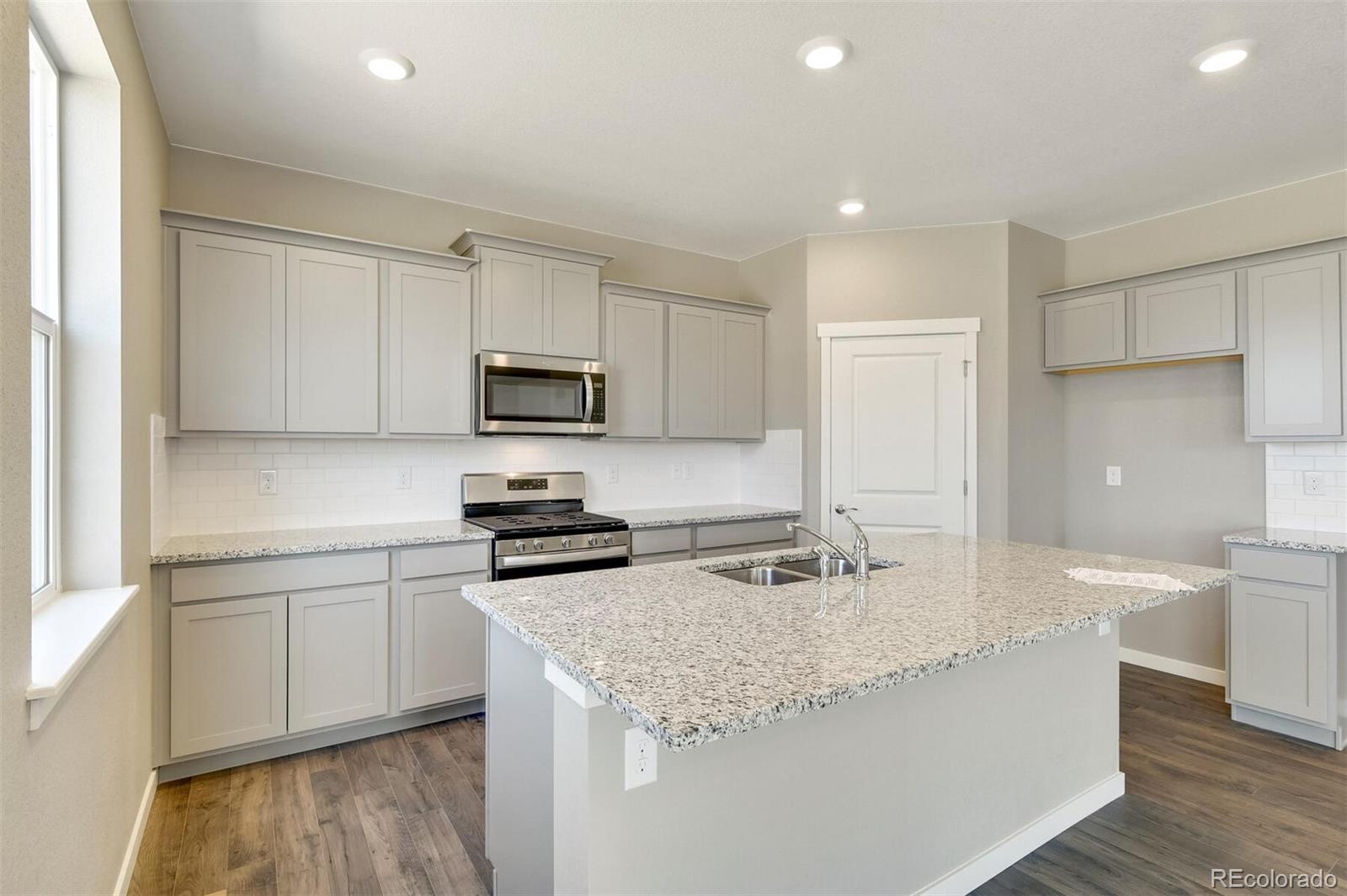 MLS Image #5 for 9910  biscay street,commerce city, Colorado