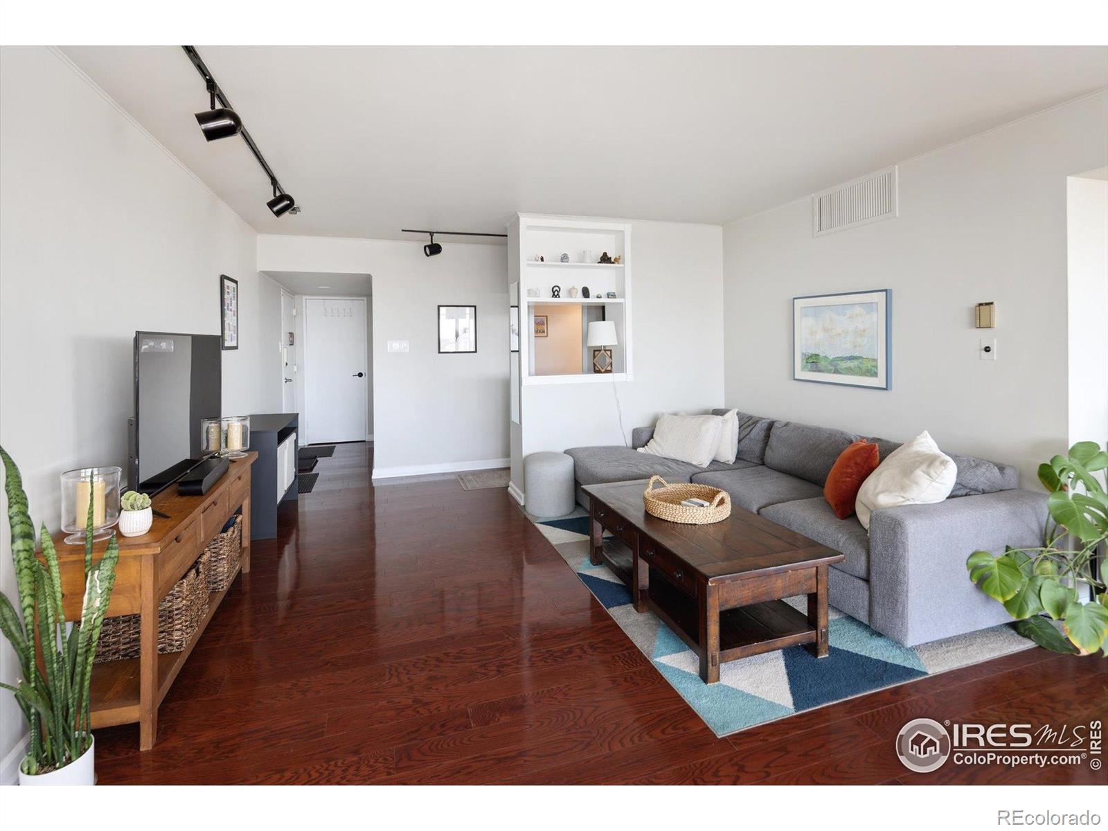 MLS Image #8 for 790 n washington street,denver, Colorado