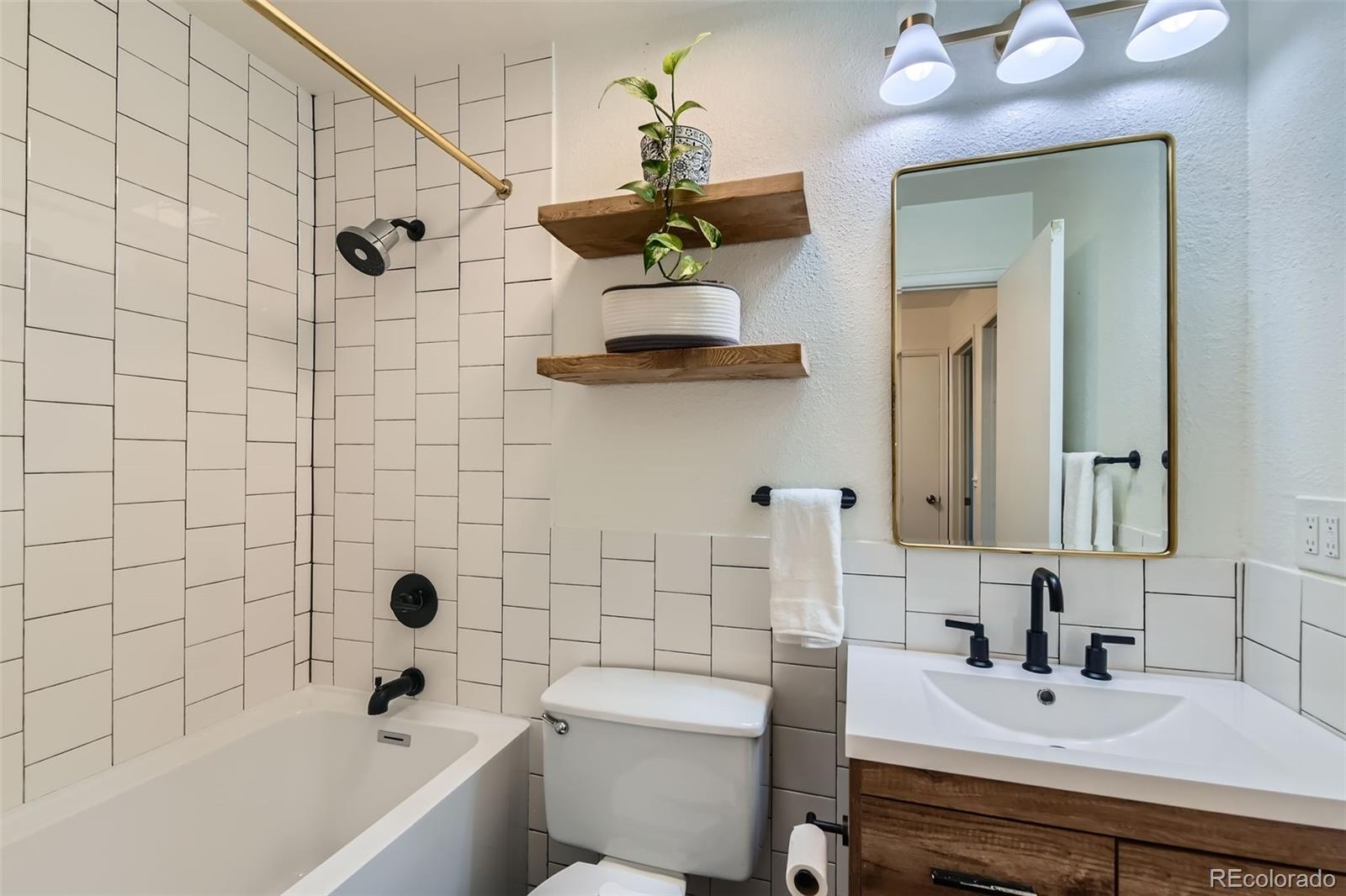 MLS Image #14 for 3955 s nucla street,aurora, Colorado