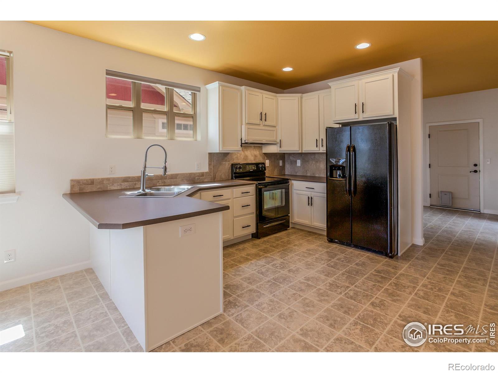 MLS Image #17 for 800  gateway park lane,berthoud, Colorado