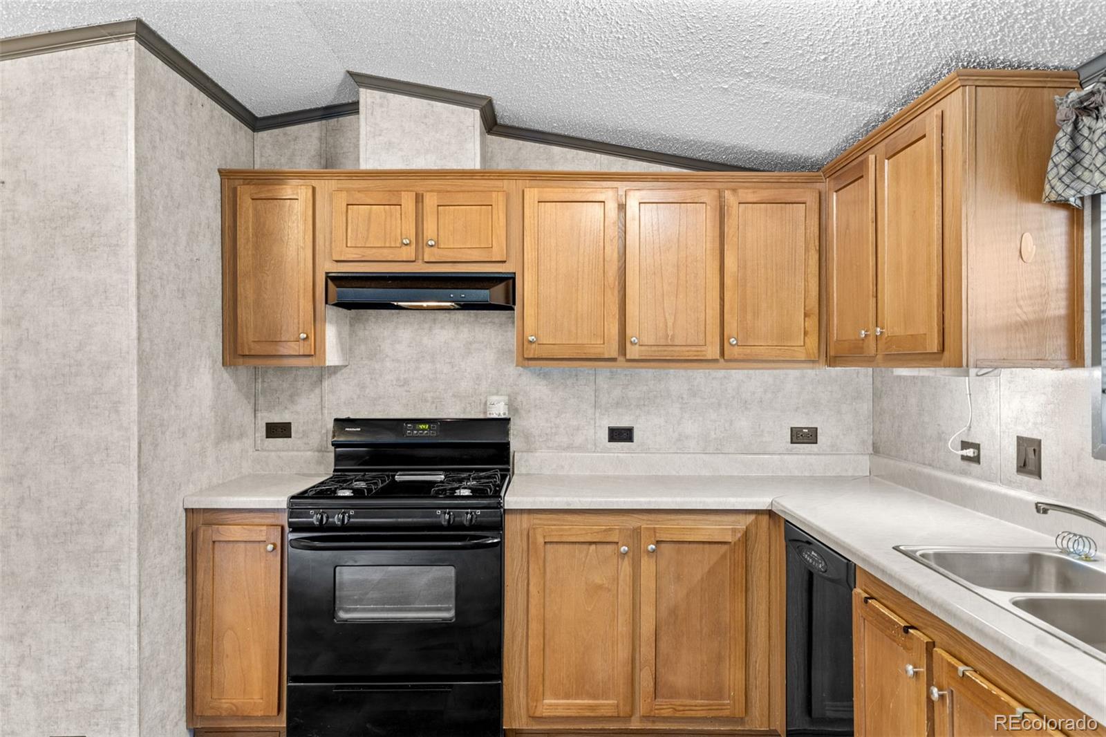 MLS Image #13 for 715 e chester street,lafayette, Colorado