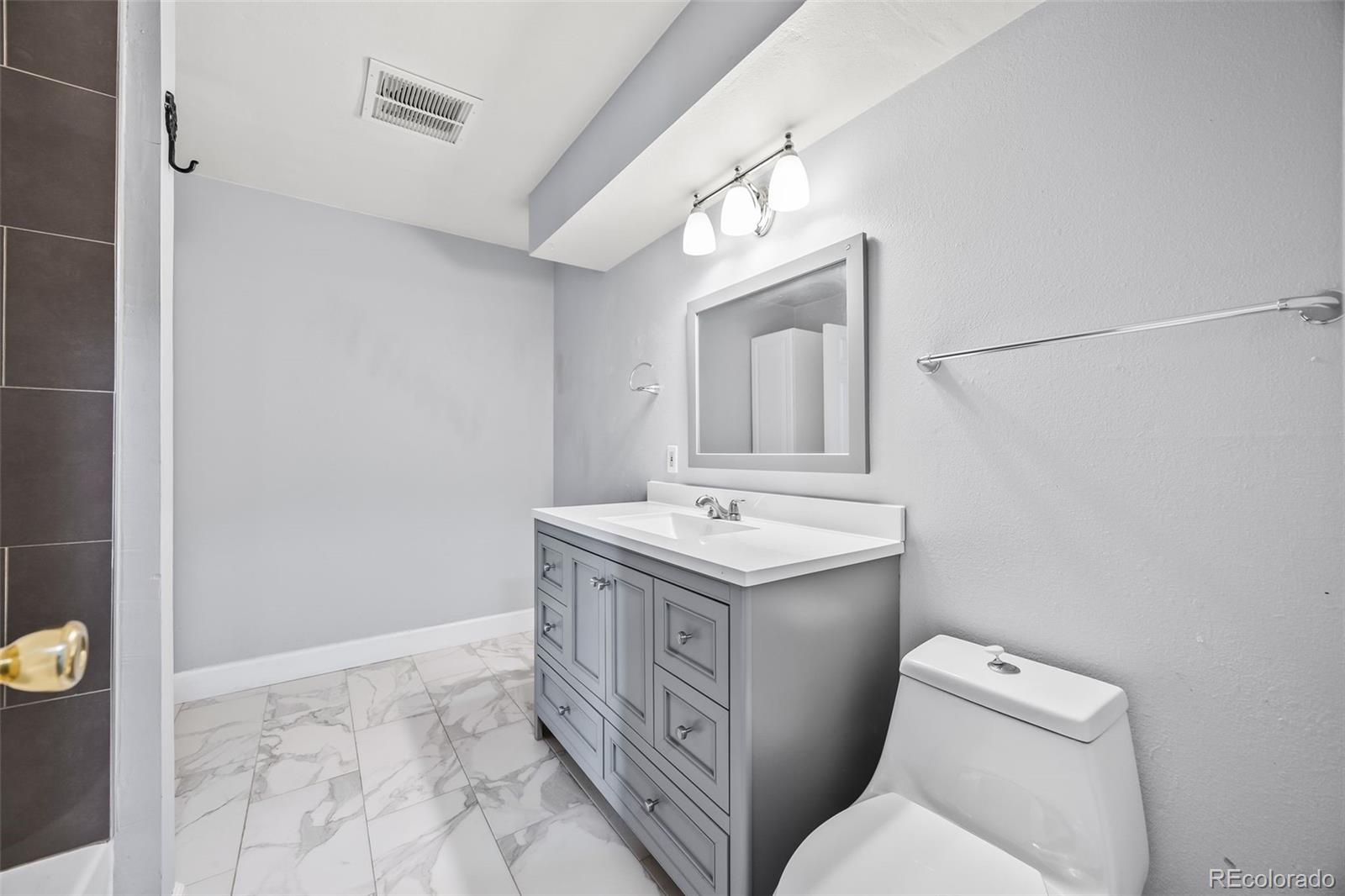 MLS Image #10 for 7495 e quincy avenue 208,denver, Colorado