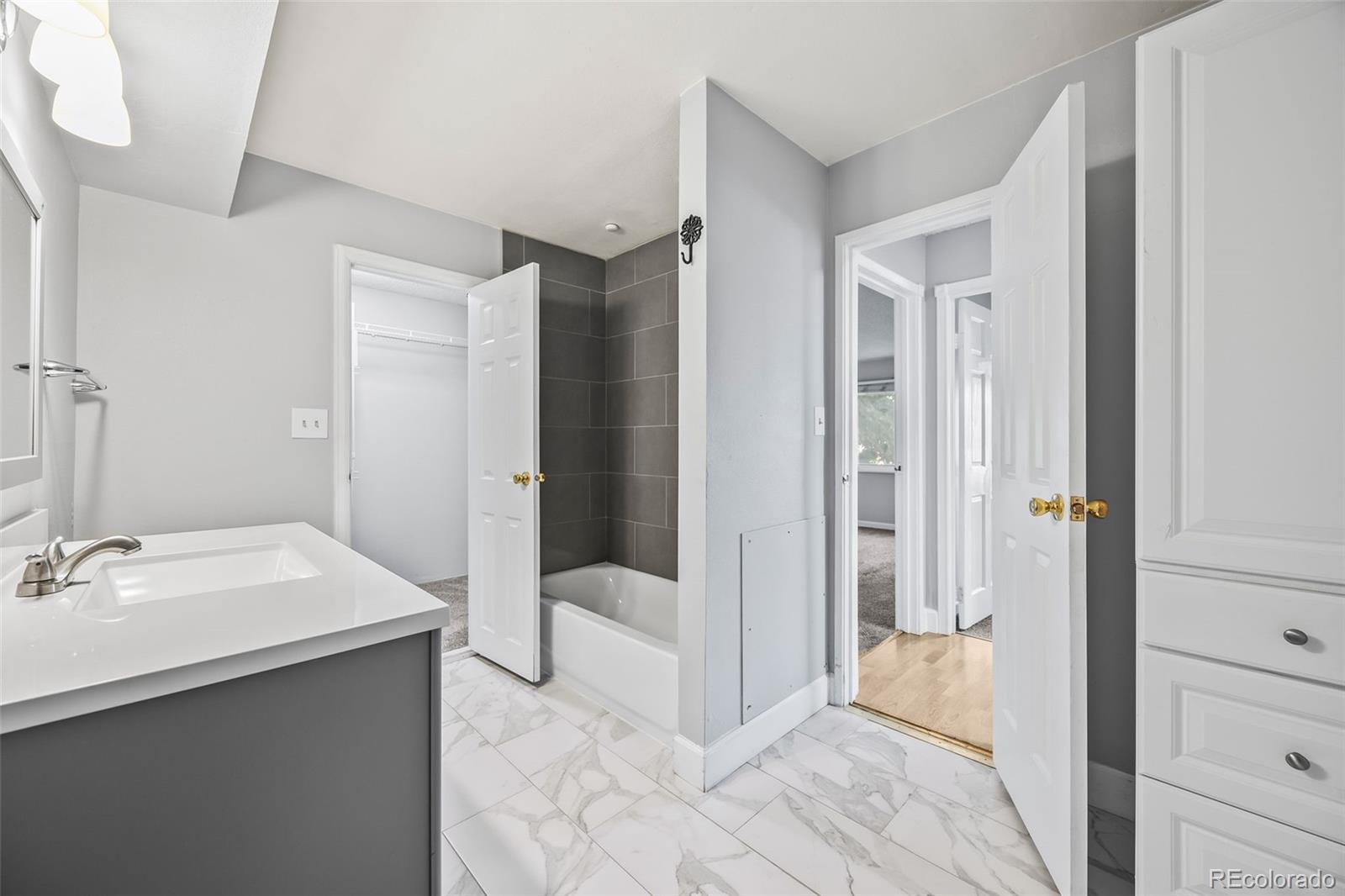 MLS Image #11 for 7495 e quincy avenue 208,denver, Colorado