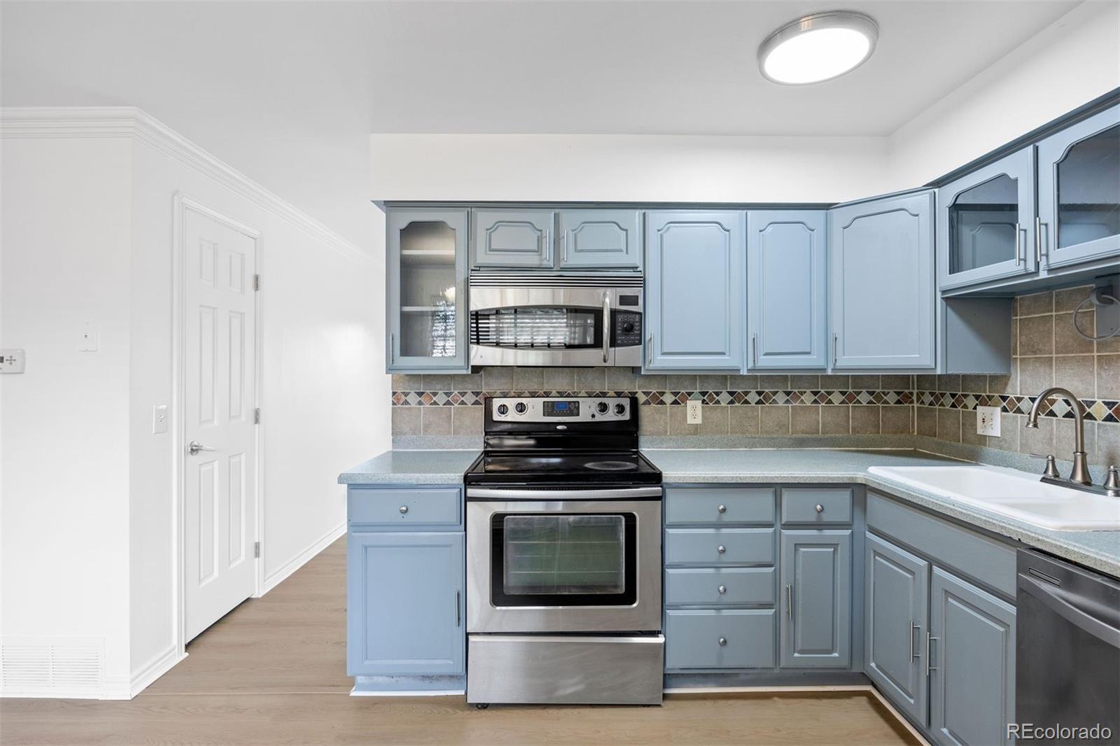 MLS Image #3 for 971 s ironton street,aurora, Colorado