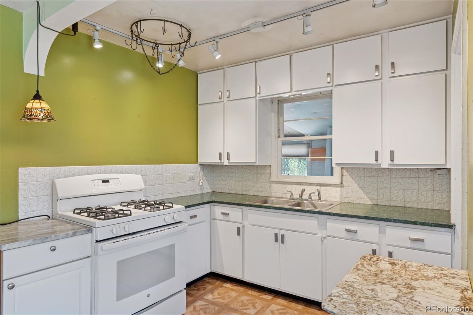 MLS Image #9 for 1832 s saint paul street,denver, Colorado