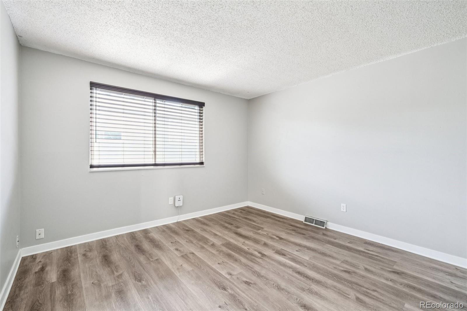 MLS Image #19 for 14590 e 13th avenue,aurora, Colorado