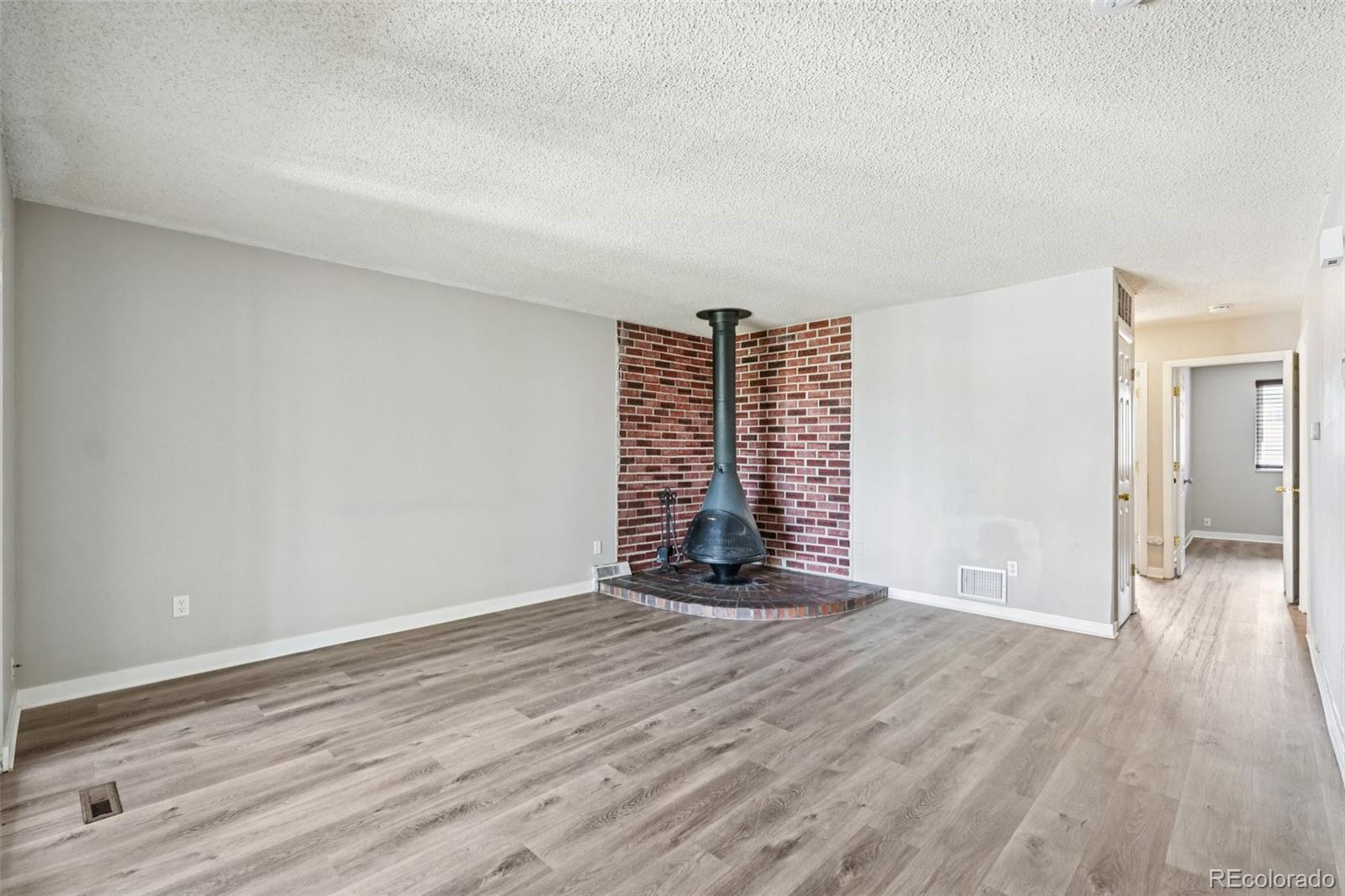 MLS Image #5 for 14590 e 13th avenue,aurora, Colorado